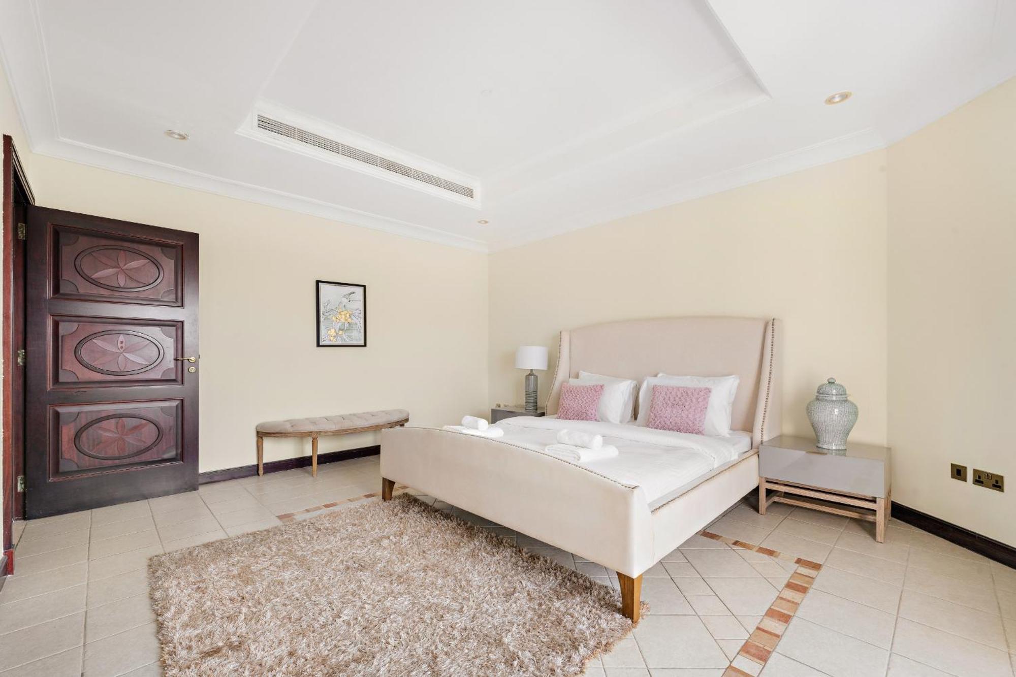 Vayk - Iconic 5 Bedroom On The Palm With Private Pool Holiday home Dubai