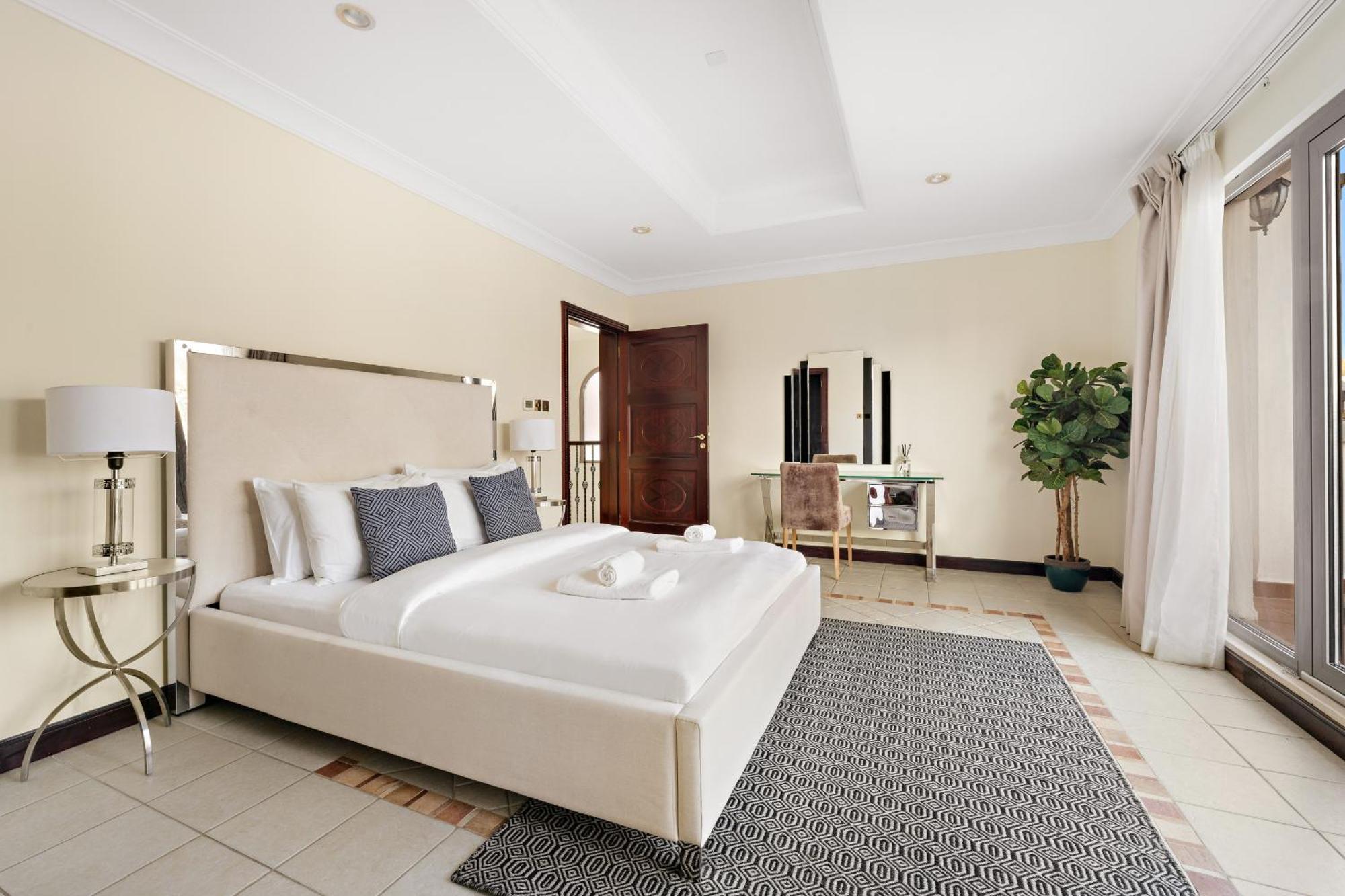 Holiday home Vayk - Iconic 5 Bedroom On The Palm With Private Pool