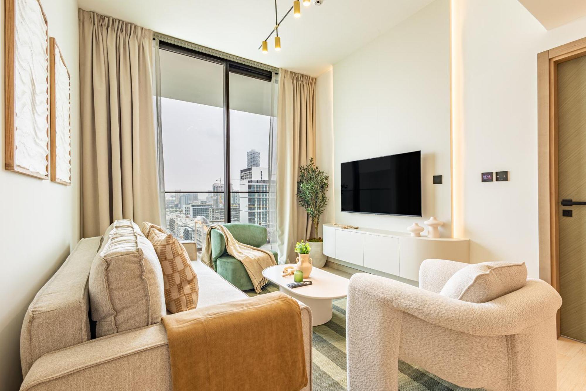Scandinavian-inspired Comfort - Designer's Pick - Full-size Pool - Heart Of Jvc - Brand New Apartment Dubai