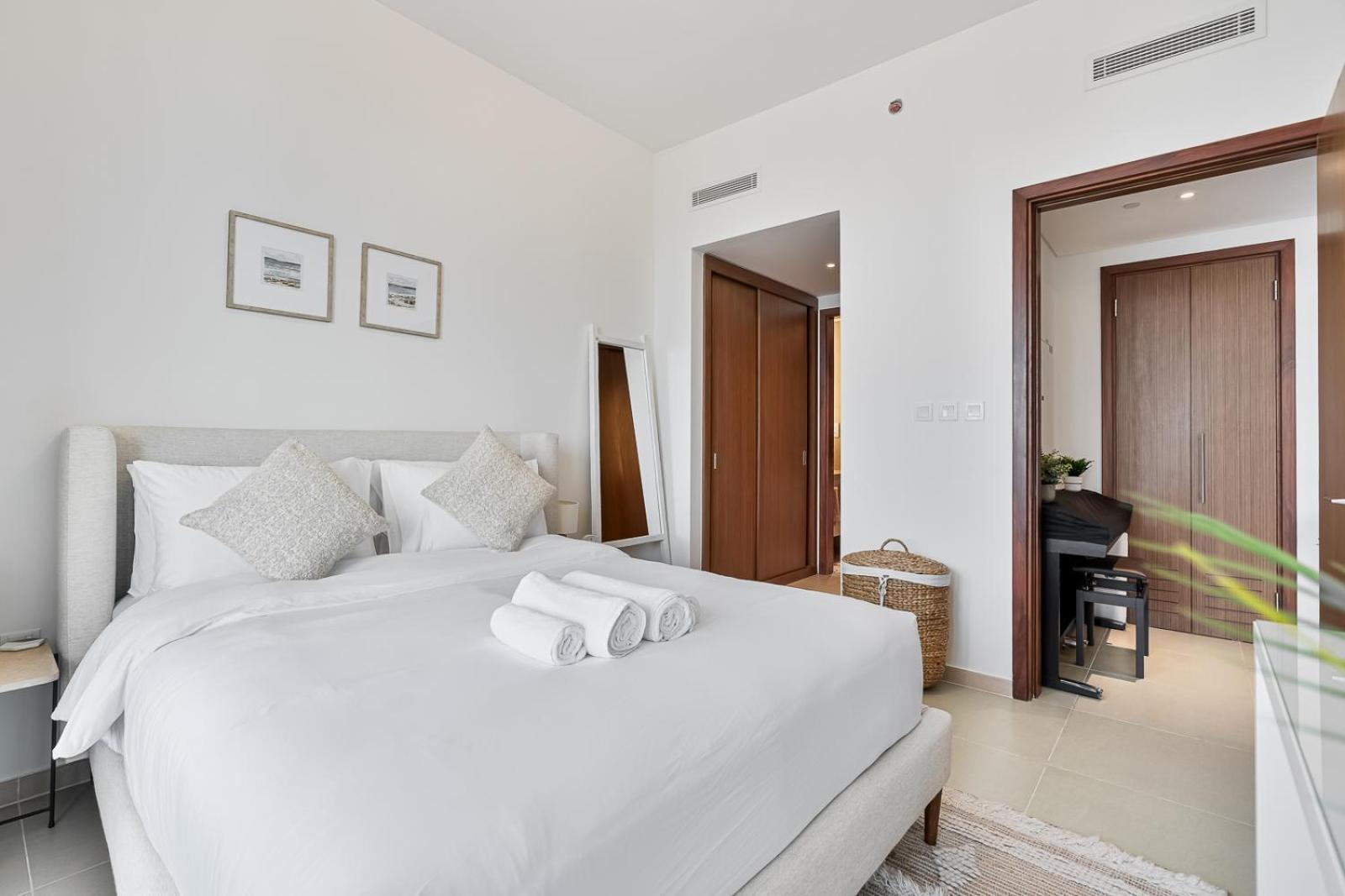Stylish 1br With Pool, Gym, Bbq Area & Playground Apartment *