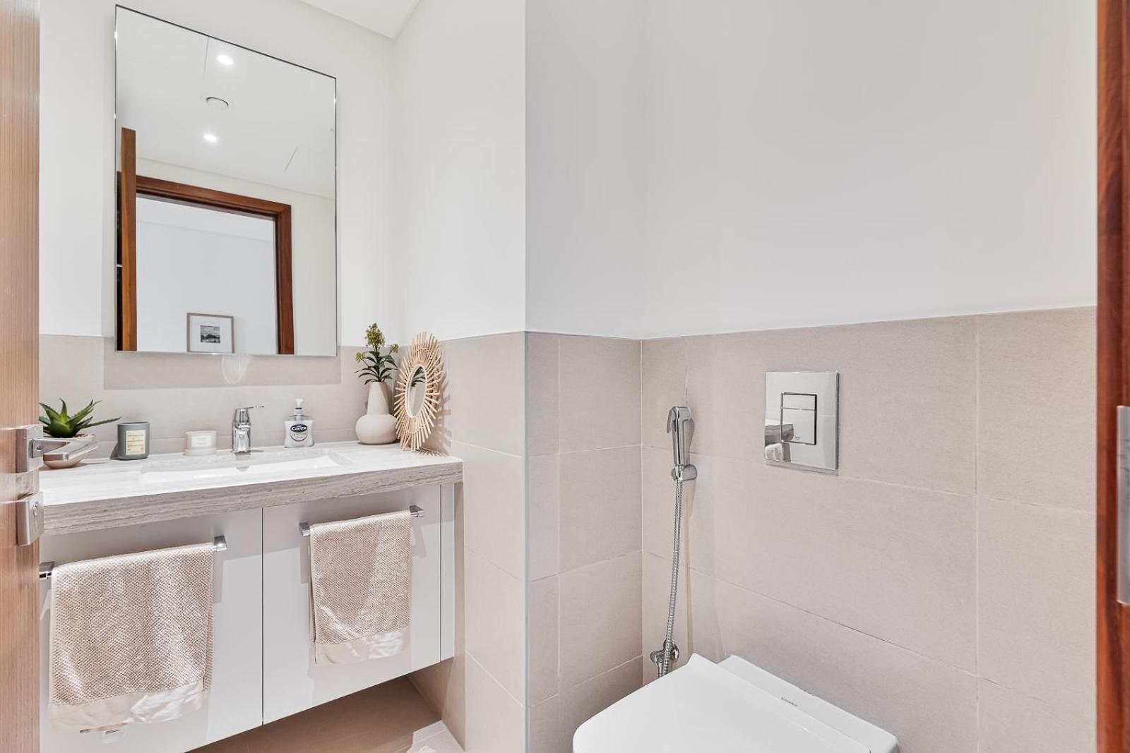 Stylish 1br With Pool, Gym, Bbq Area & Playground