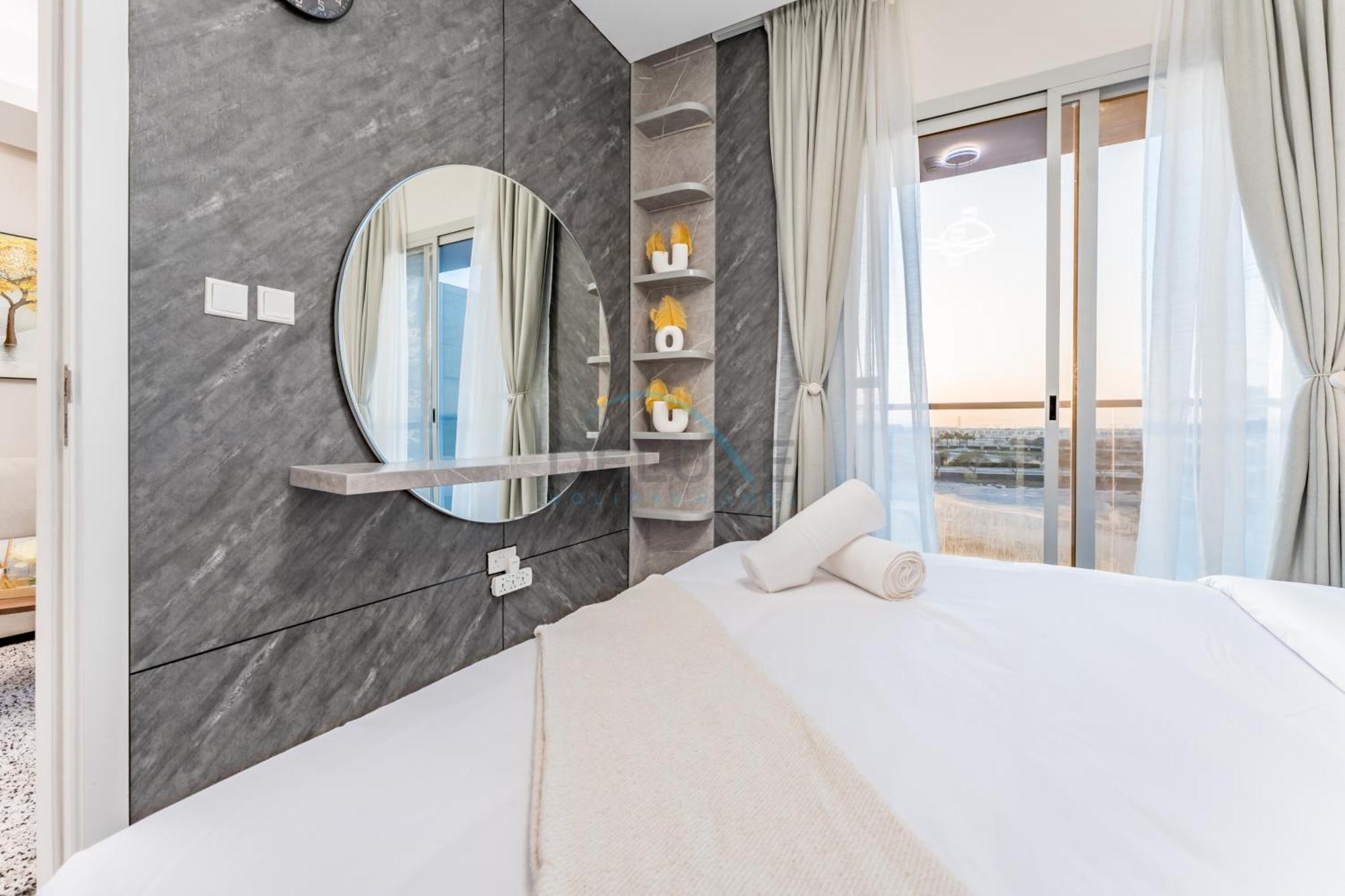 View 1br With Private Balcony Near Golf Clubs, Centurion Onyx, Nad Al Sheba By Deluxe Homes Apartment