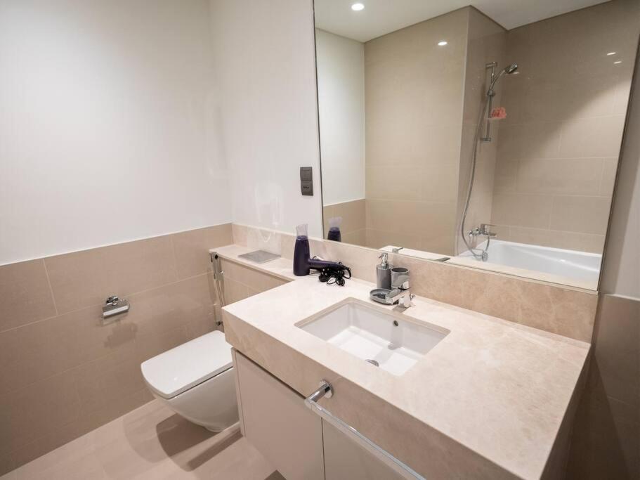 Mh - Act One Act Two - Downtown - 1bhk - Ref505 *
