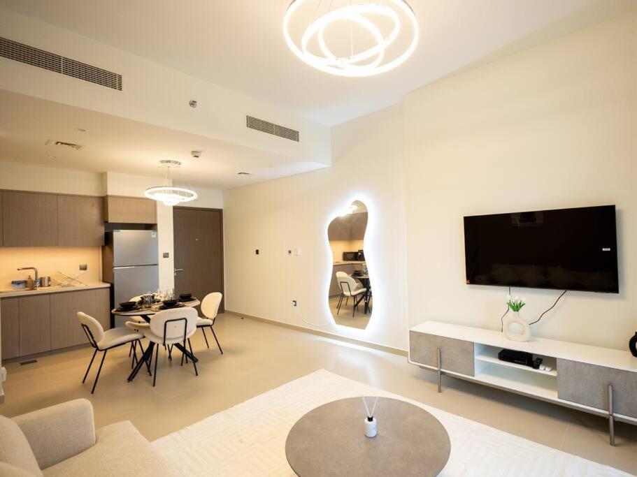 Mh - Act One Act Two - Downtown - 1bhk - Ref505 Apartment *