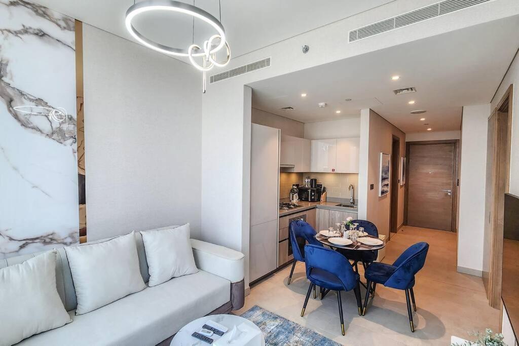By Latinem Luxury 1br W1006 Near Burj Khalifa Apartment
