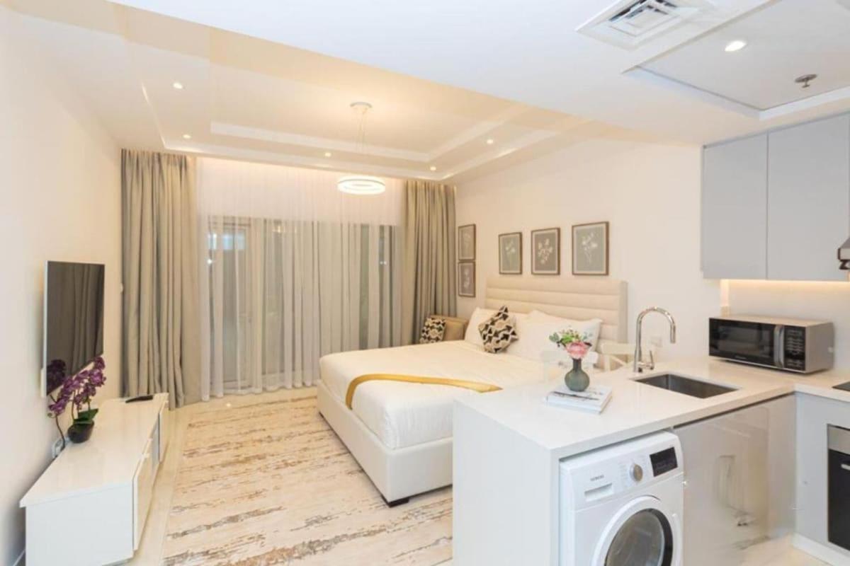 Apartment Stylish 5 Min Walk To Mall & Burj Khalifa *