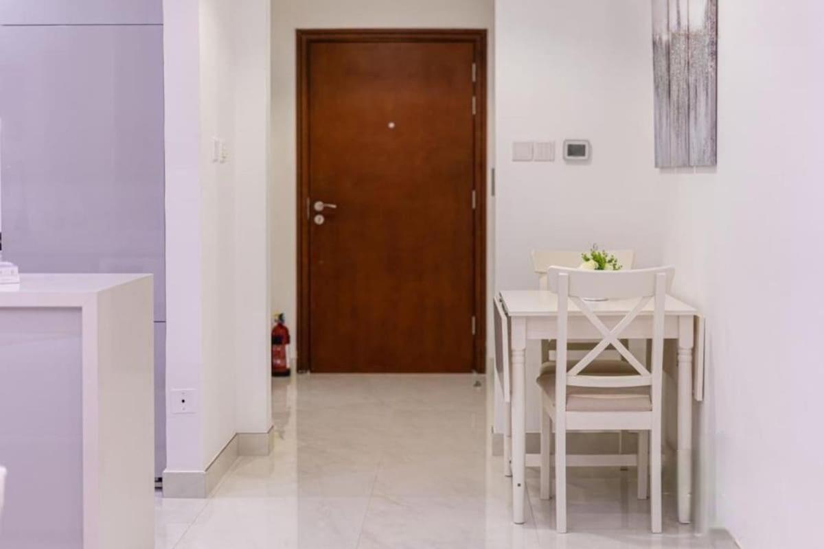Stylish 5 Min Walk To Mall & Burj Khalifa *