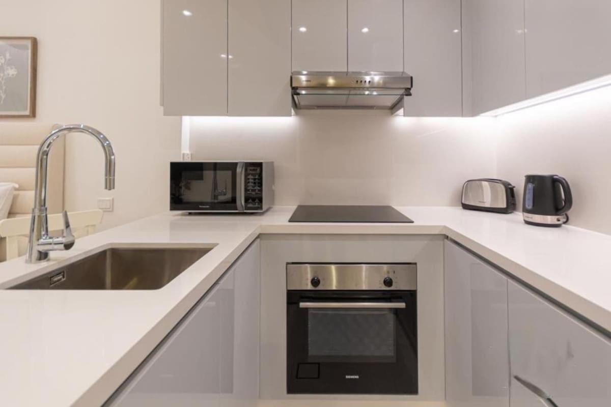 Stylish 5 Min Walk To Mall & Burj Khalifa Dubai