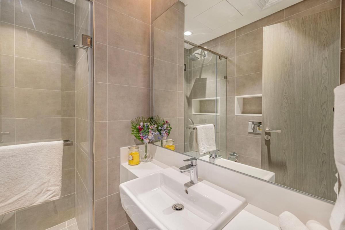 Apartment Luxury 2 Bedroom Plus Kids Room Burj Khalifa View