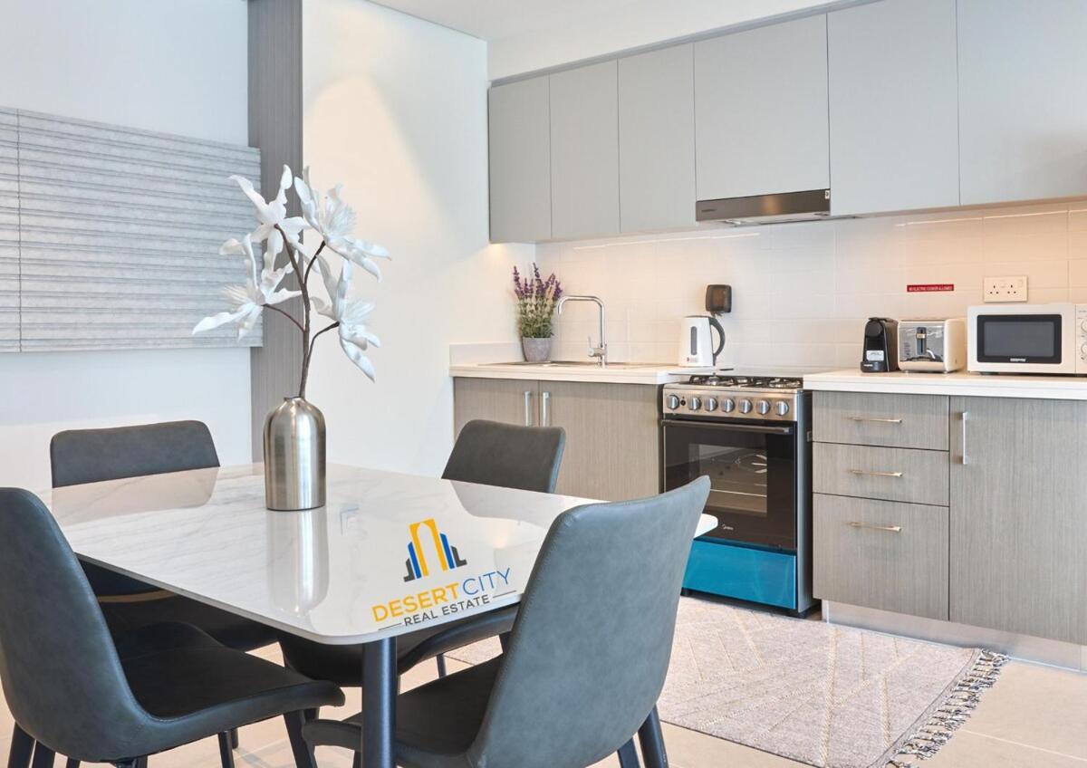 Cozy & Modern 1 Bedroom In Downtown Dubai, Hosted By Desert Apartment Dubai