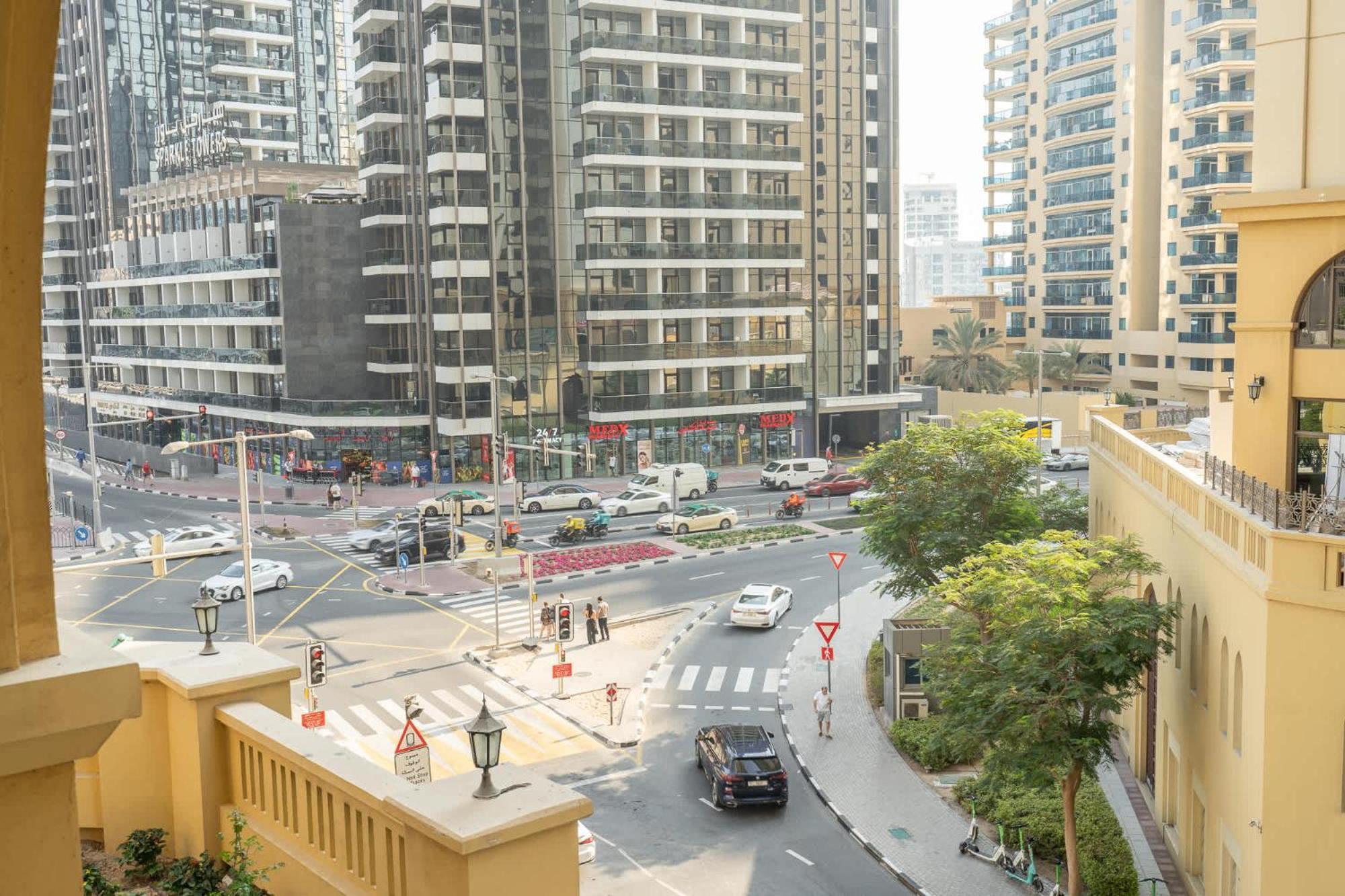 5 Bedroom Flat In Jbr Near The And Sleeps 9 Apartment Dubai