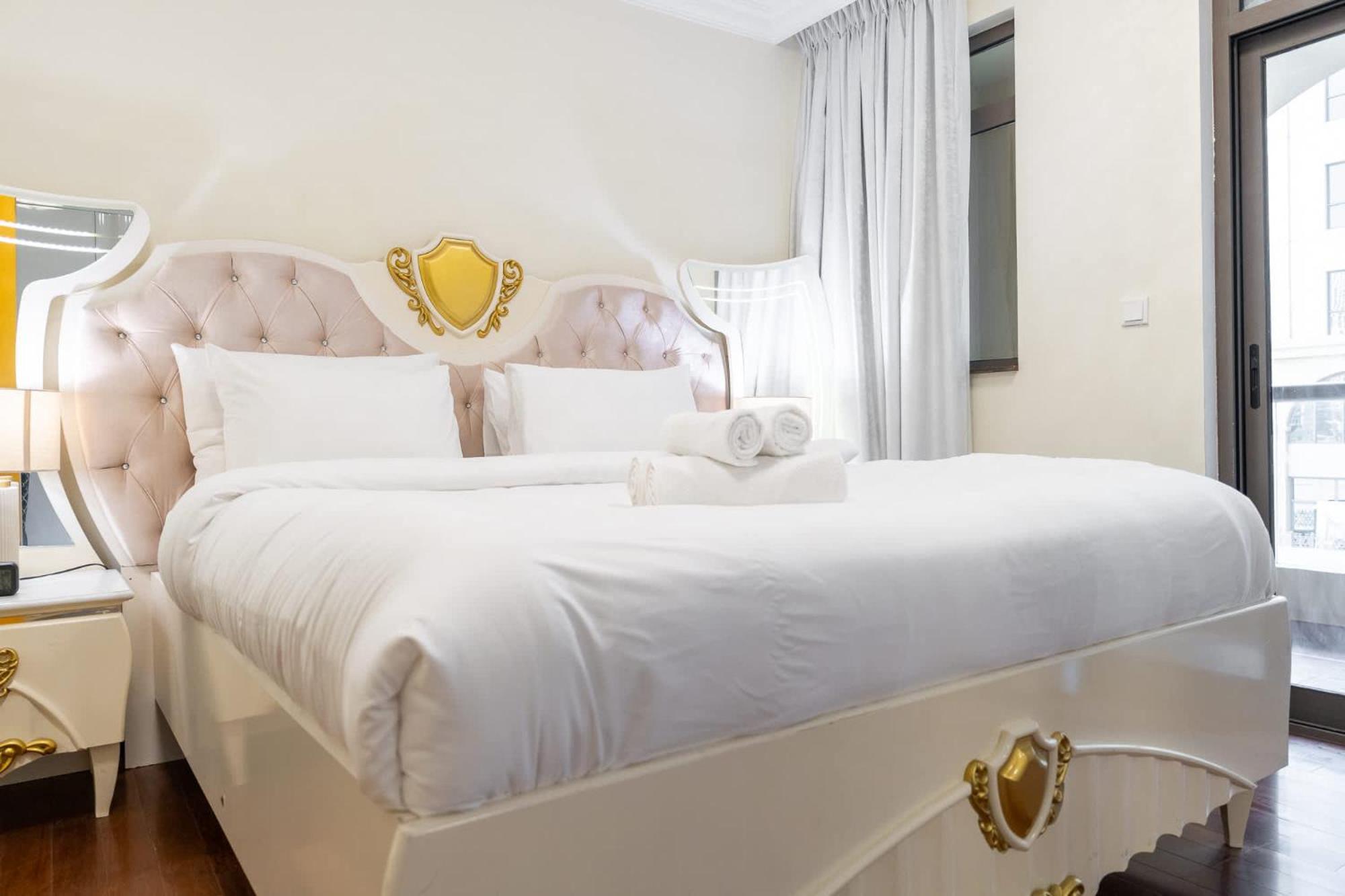 5 Bedroom Flat In Jbr Near The And Sleeps 9 Dubai