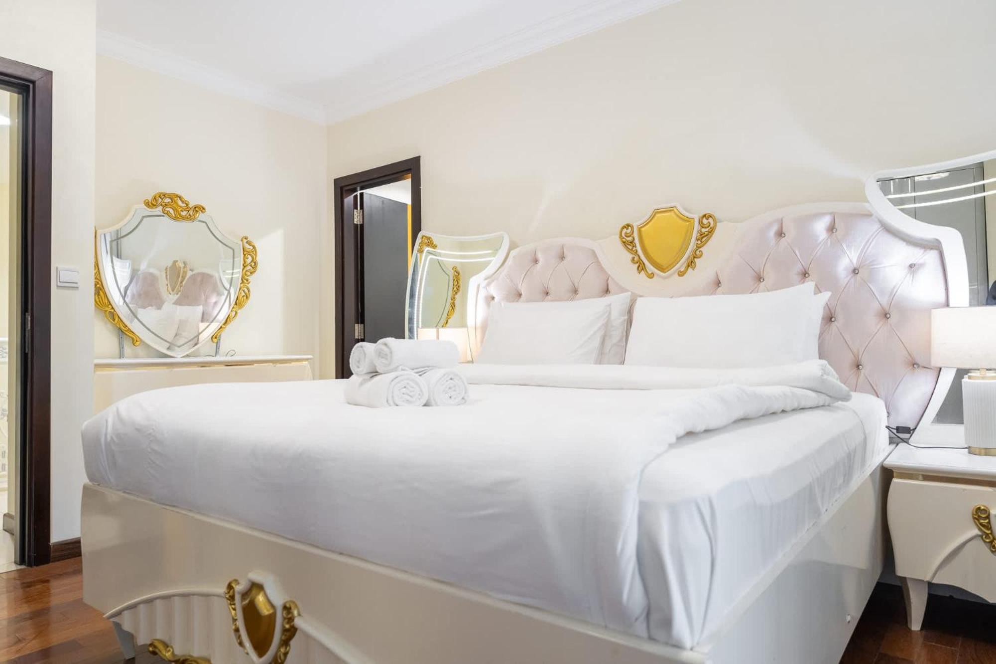 5 Bedroom Flat In Jbr Near The And Sleeps 9 Apartment