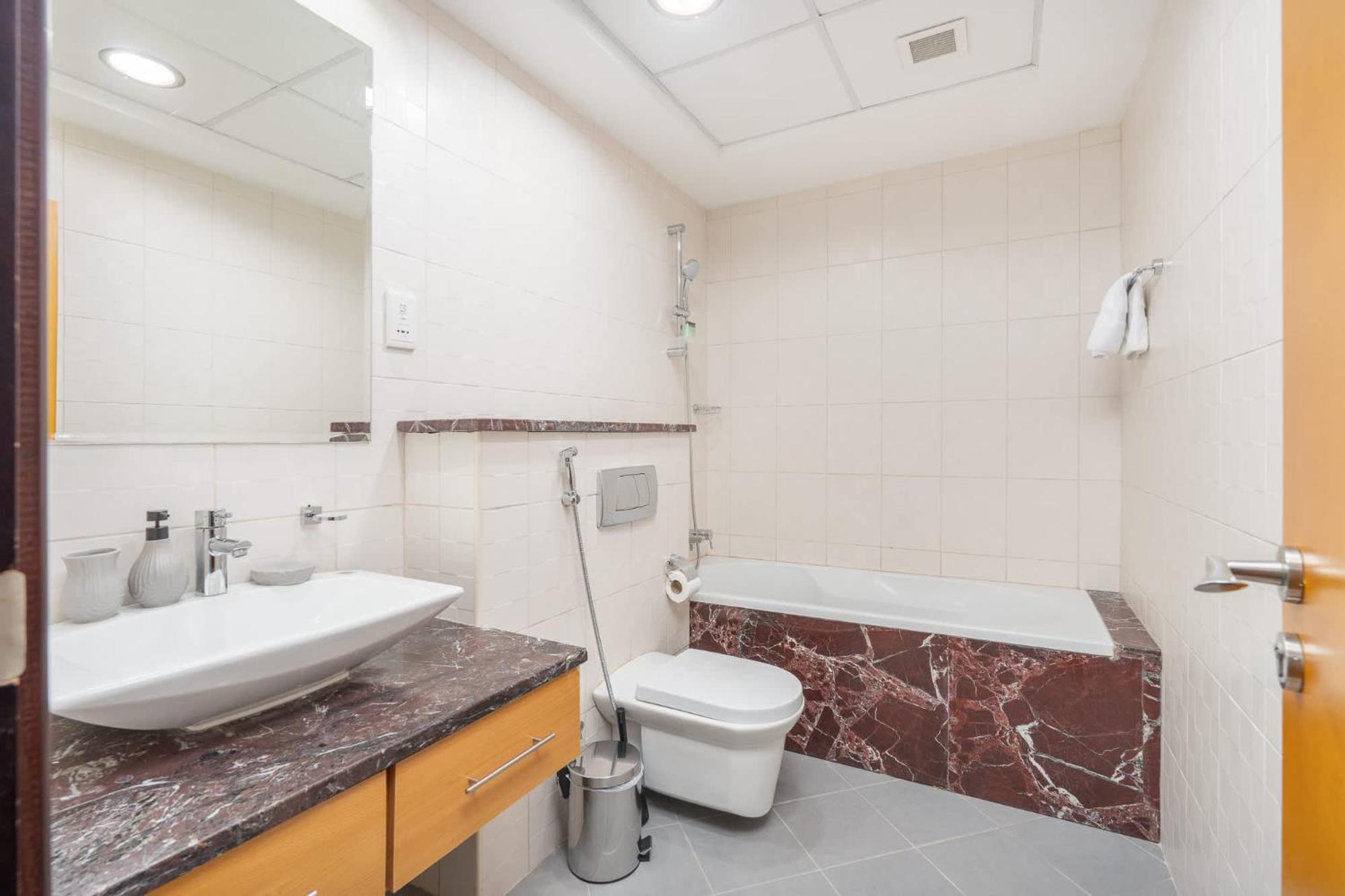 Apartment 5 Bedroom Flat In Jbr Near The And Sleeps 9 Dubai