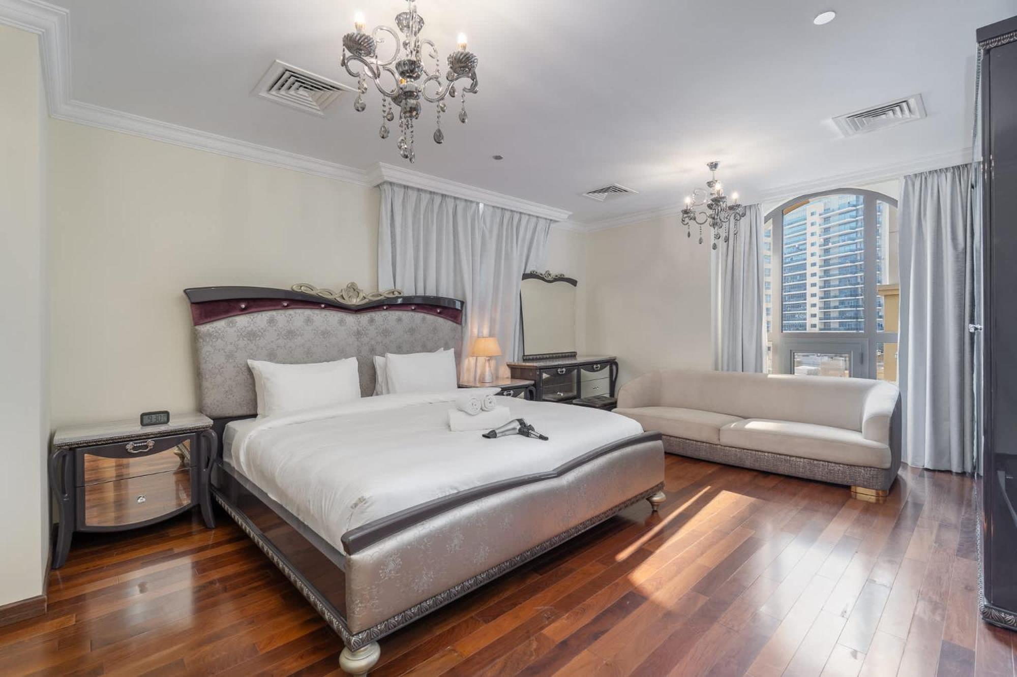 5 Bedroom Flat In Jbr Near The And Sleeps 9 Dubai