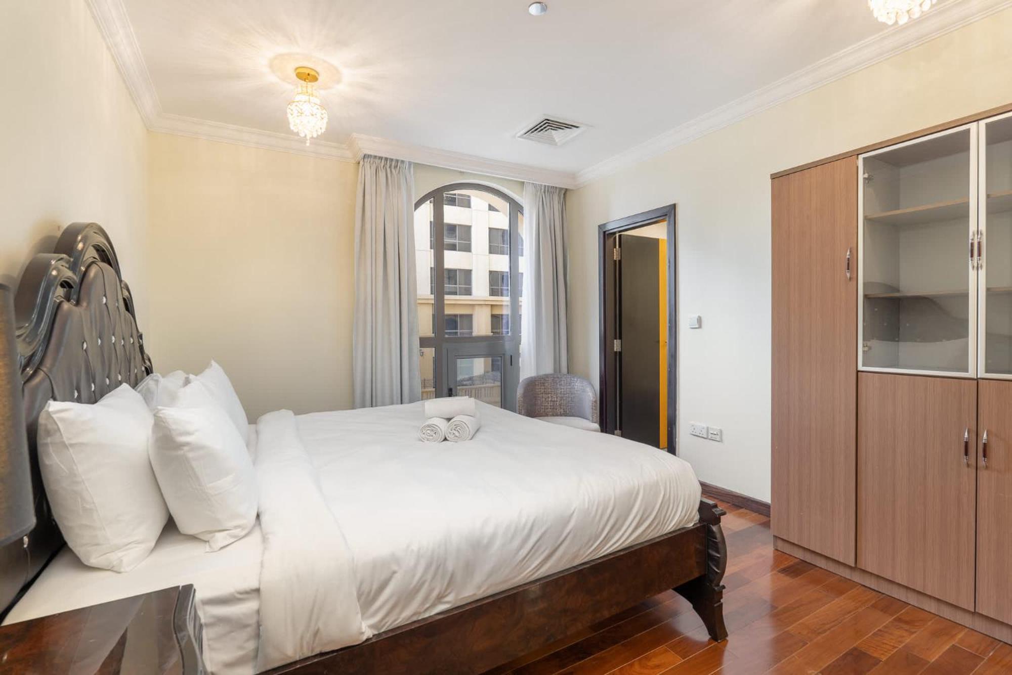 5 Bedroom Flat In Jbr Near The And Sleeps 9 Apartment