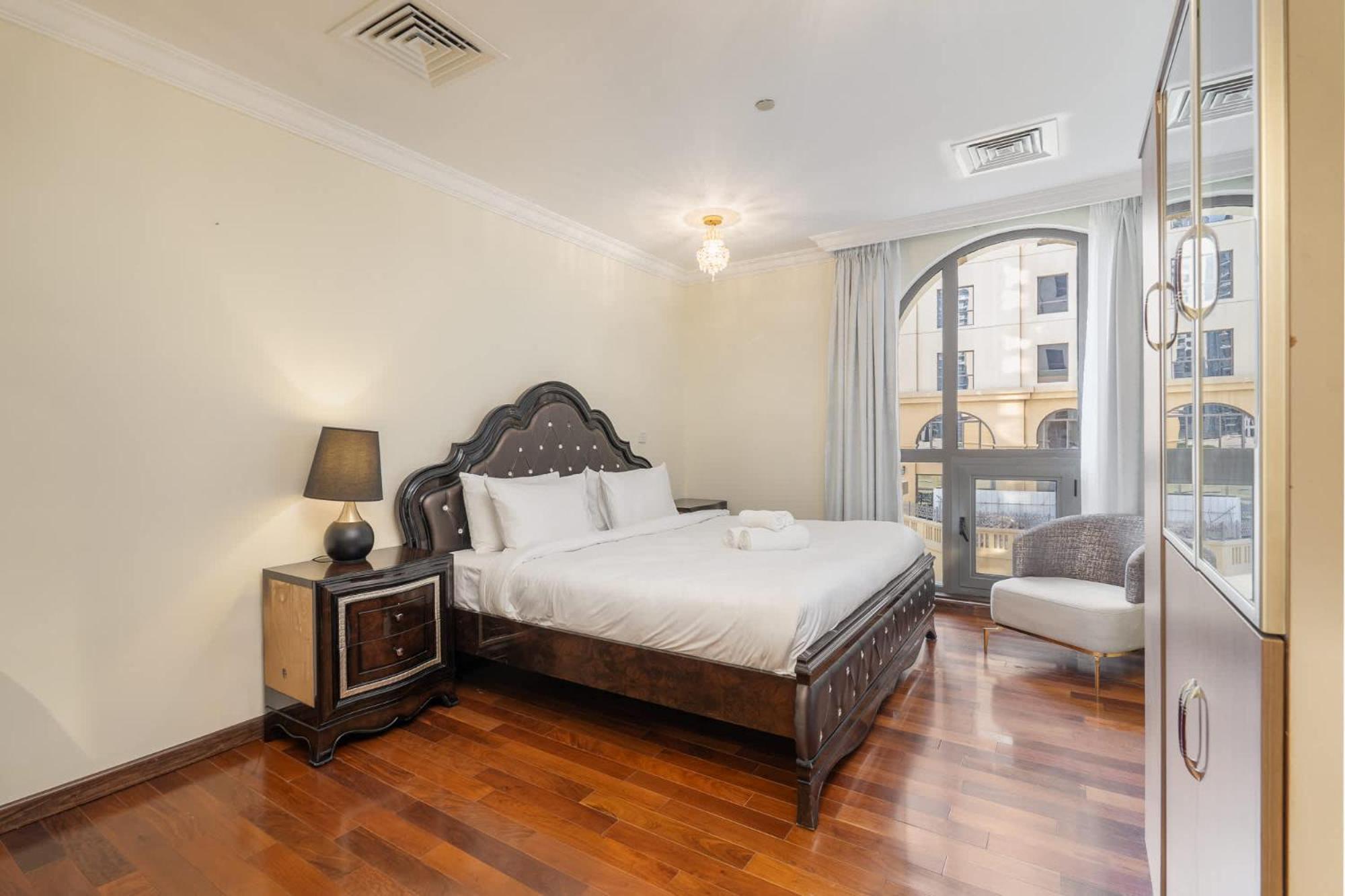 Apartment 5 Bedroom Flat In Jbr Near The And Sleeps 9 Dubai