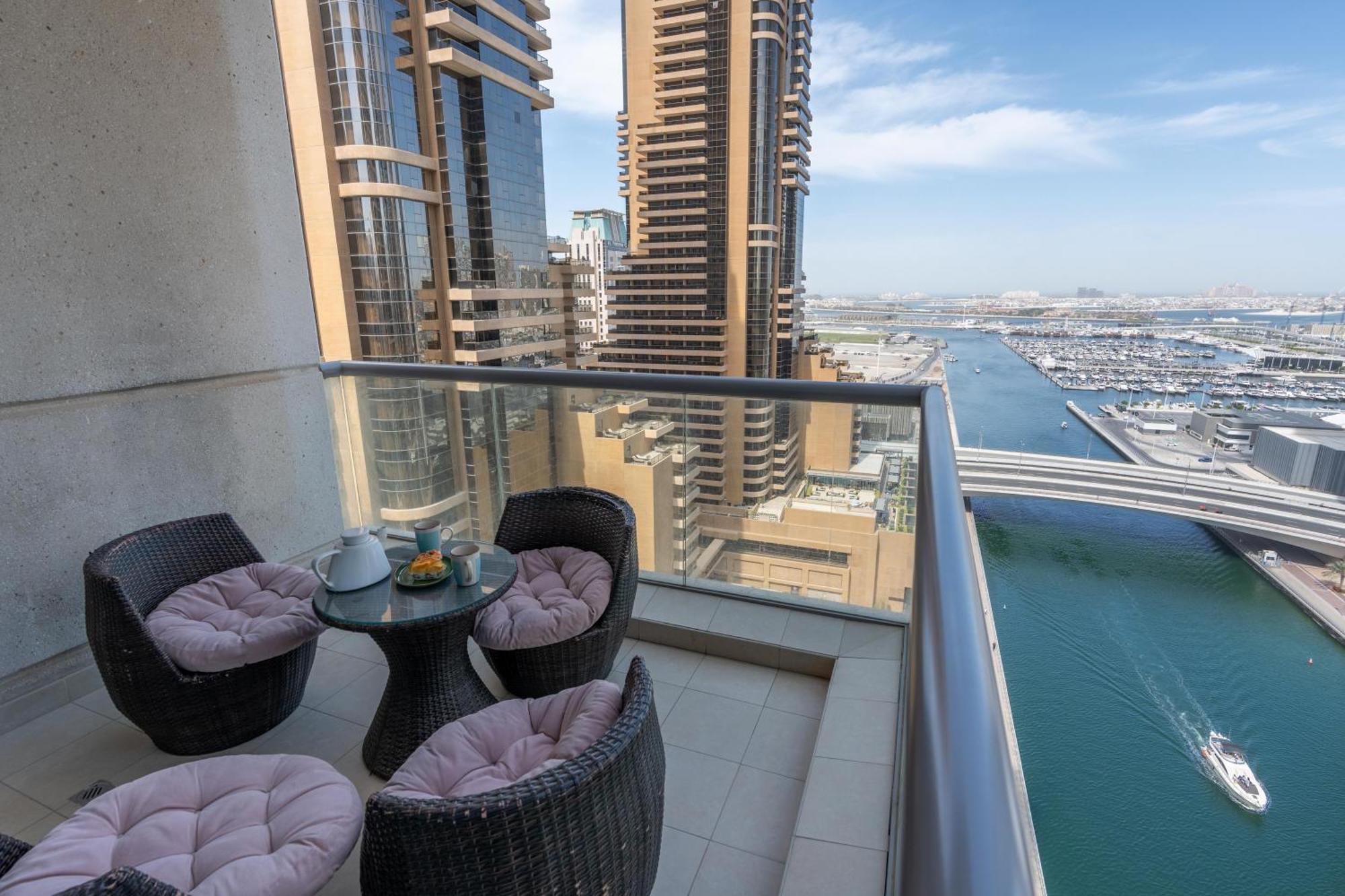 Apartment Vacay Lettings - 2bhk With Marina View Dubai