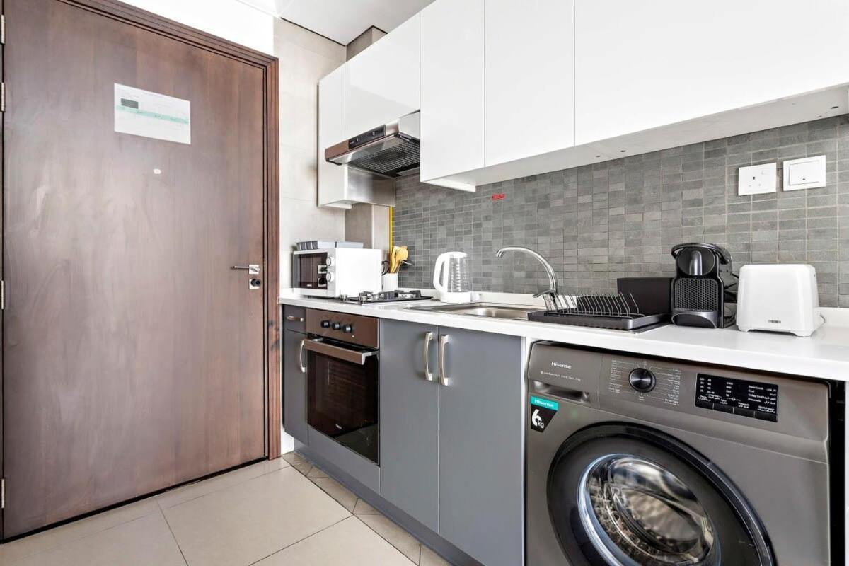 Silkhaus Furnished In Art Gardens With Pool Access Apartment Dubai