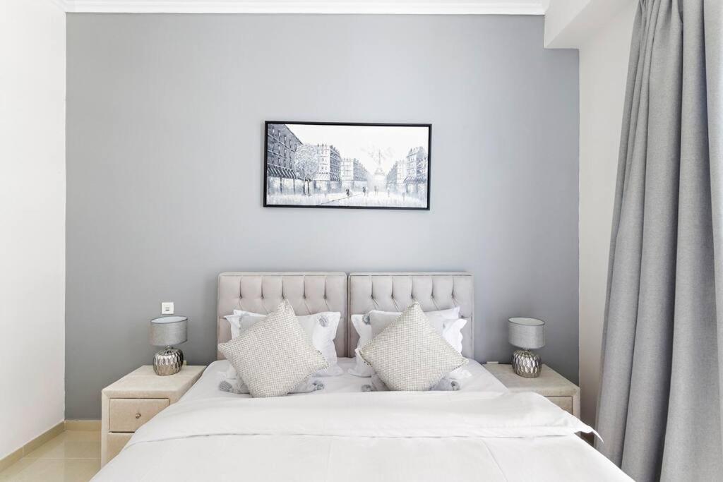 Stonetree - Modern 1 Bedroom Near Marina *
