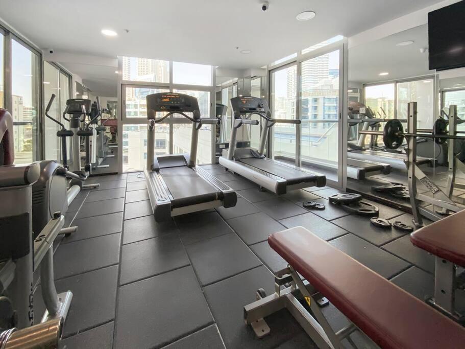 Stonetree - Modern 1 Bedroom Near Marina *