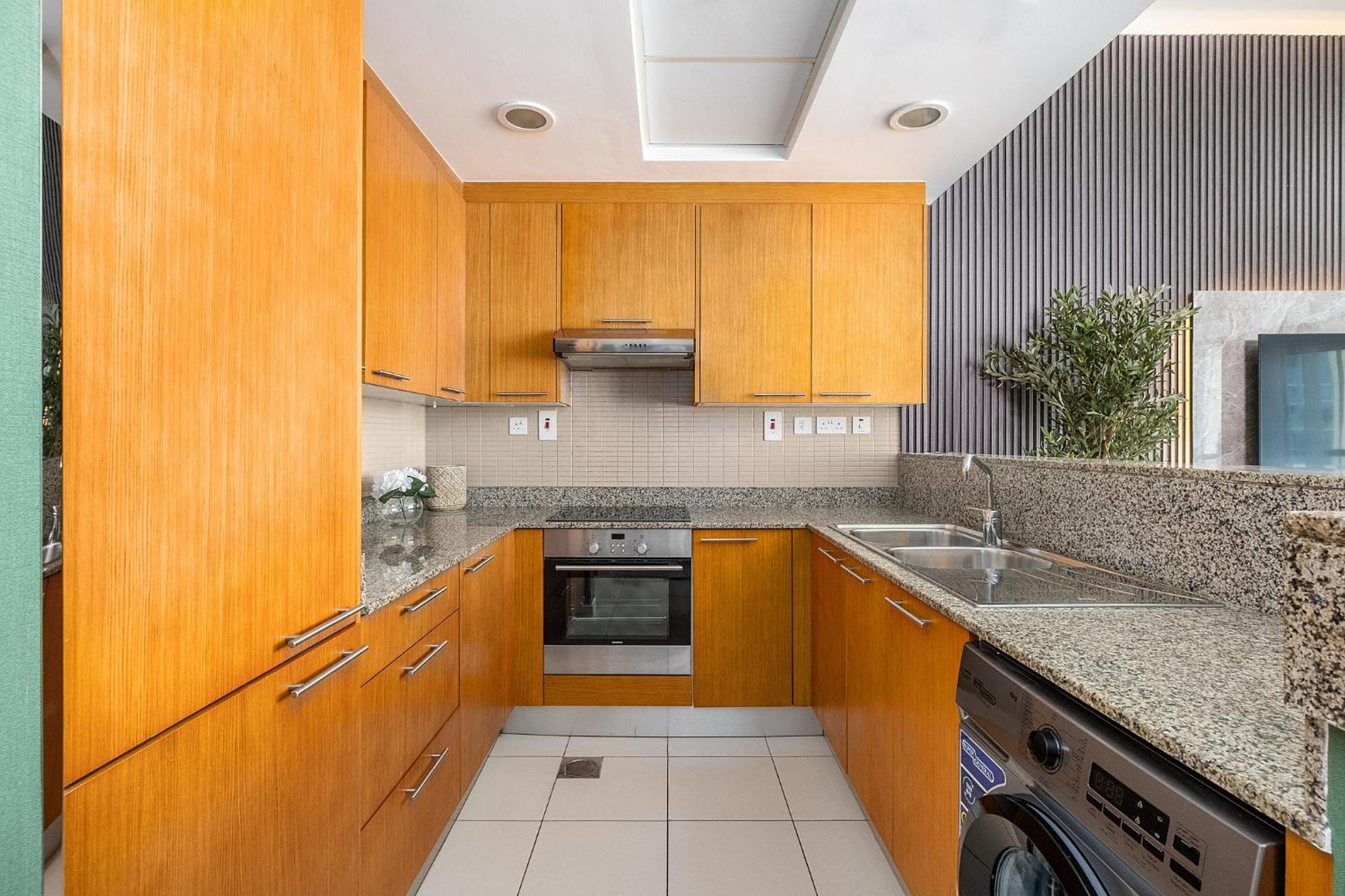 Apartment Escape 24 Homes - Bay Square - Business Bay Dubai