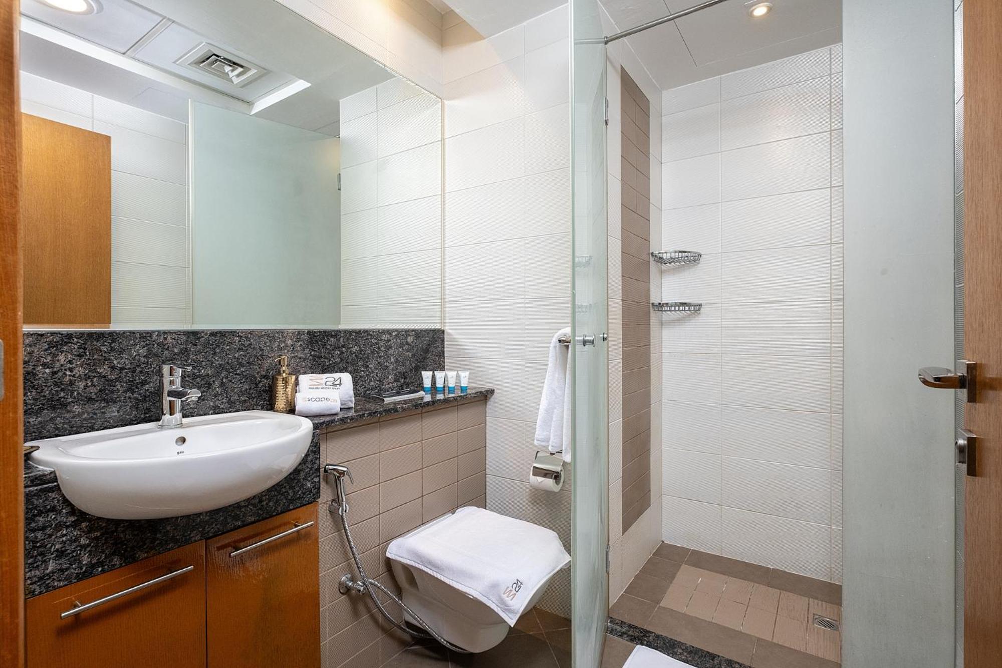 Escape 24 Homes - Bay Square - Business Bay Apartment Dubai