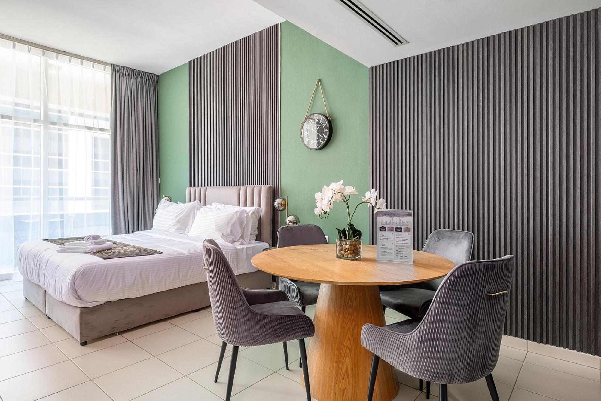 Escape 24 Homes - Bay Square - Business Bay
