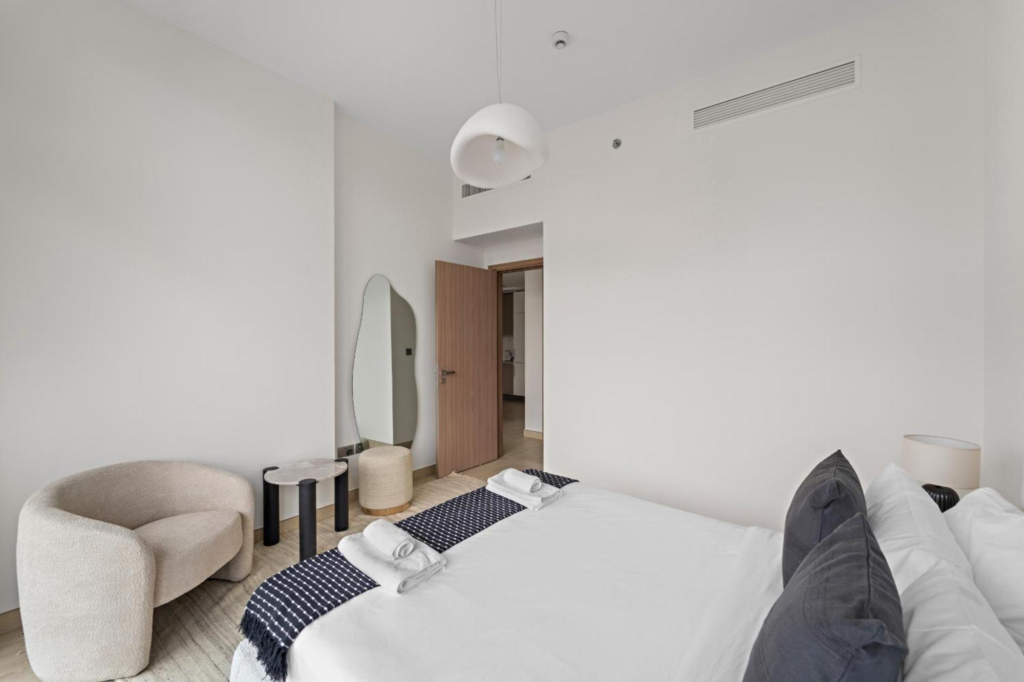 Vayk - Modern 1 Bedroom In Azizi Riviera Dubai
