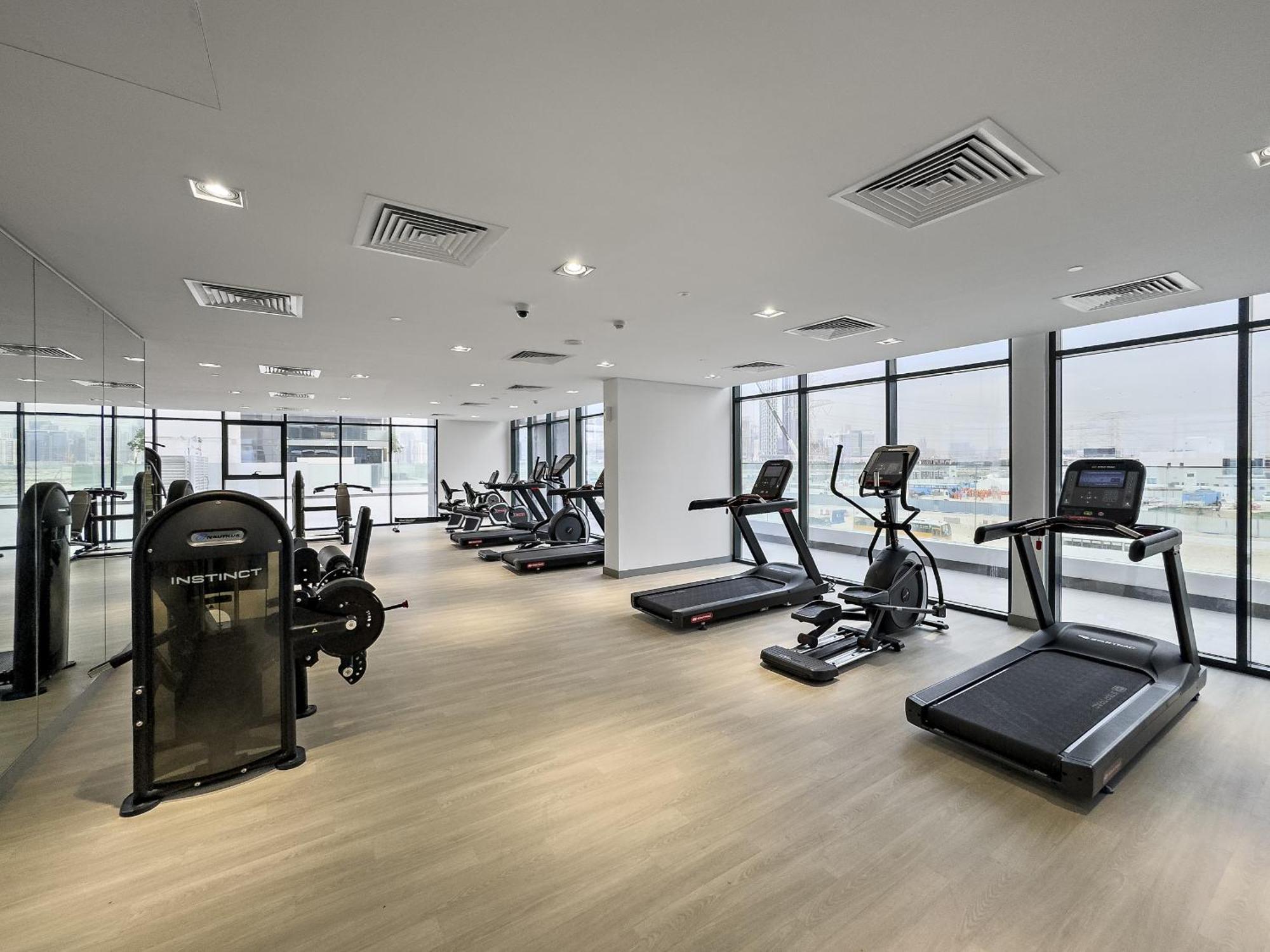 Apartment Vayk - Modern 1 Bedroom In Azizi Riviera *