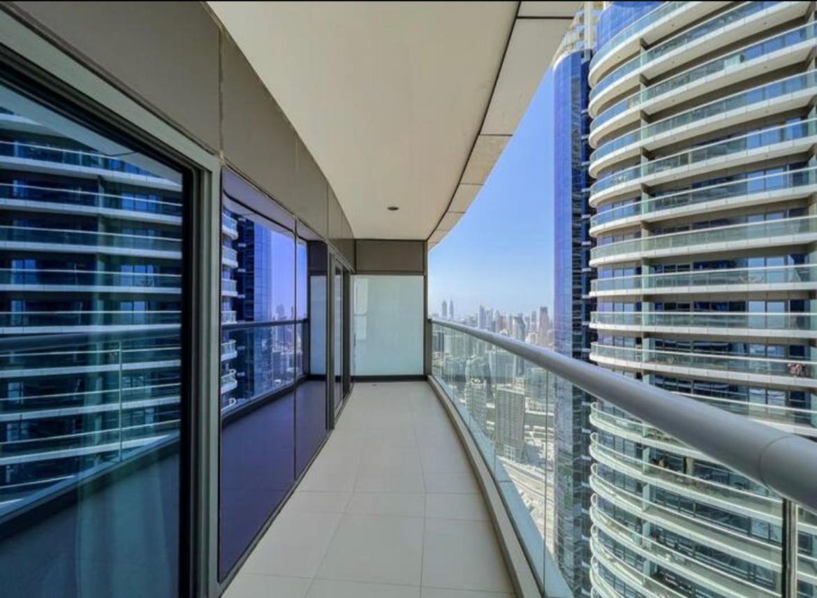 Luxury 2 Bedroom In Downtown Apartment *