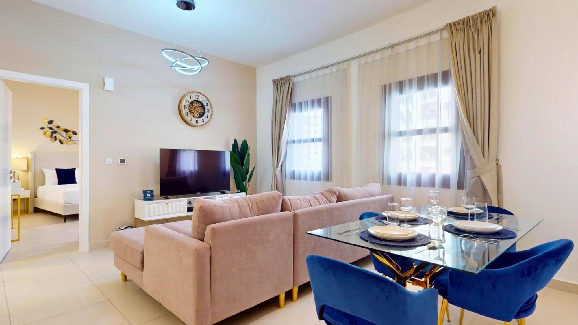 Luxury Living 1br Fully Furnished In Jumeriah Golf Estate *