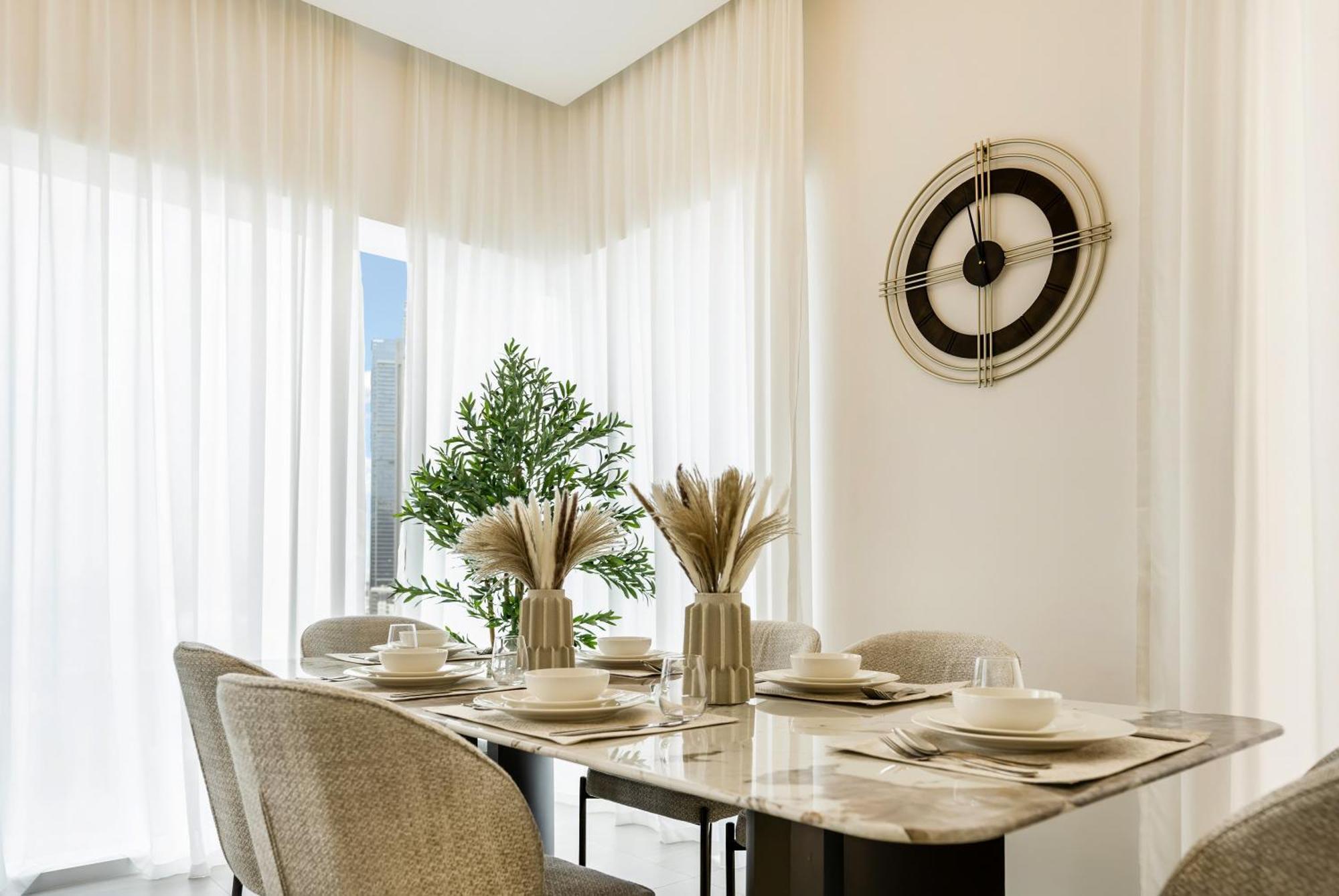 Apartment Fam Living - 3 Bedroom And Maids Retreat Overlooking Canal Dubai