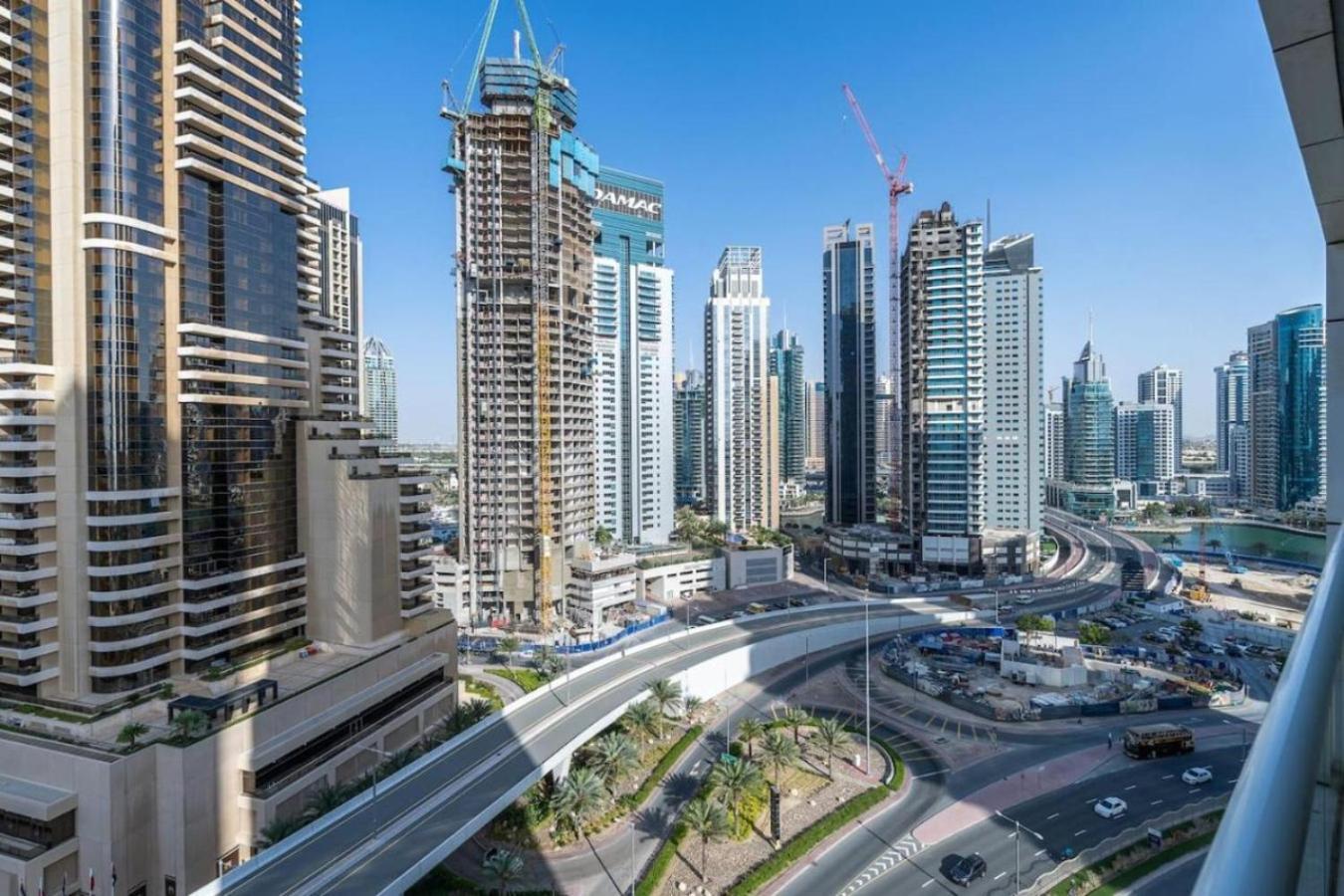 Sunrise Homes - A Modern Near Jbr Apartment *