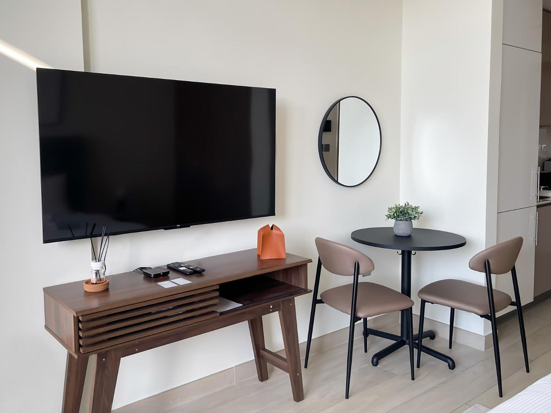 Modern & Bright Space * Dubai