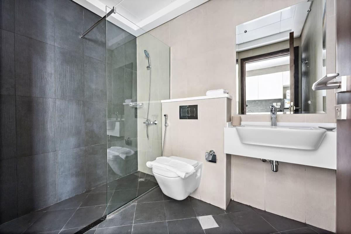 Chic In Art Gardens Modern Living Apartment Dubai