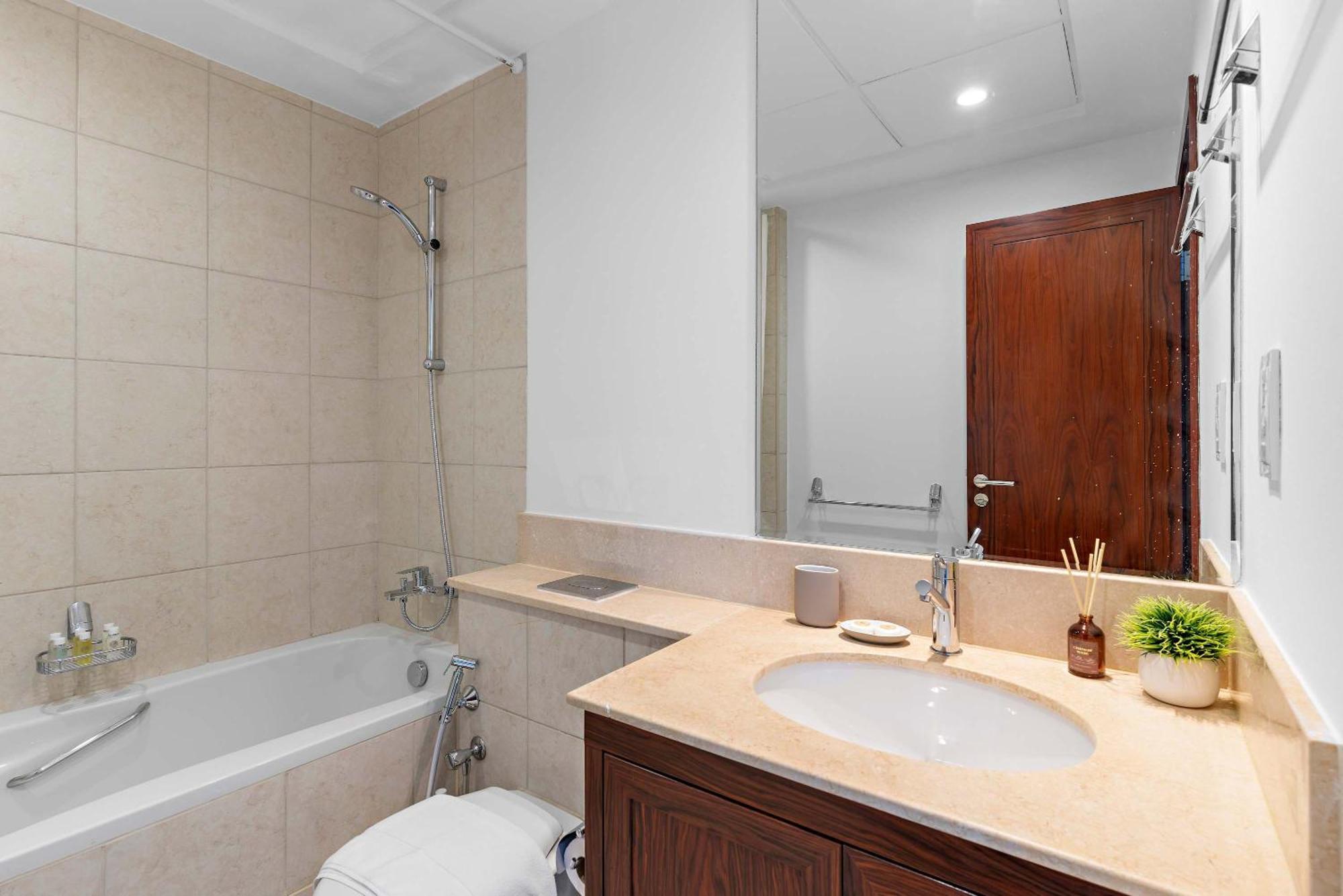 Silkhaus Residences Towers 3br Near Burj Khalifa Apartment