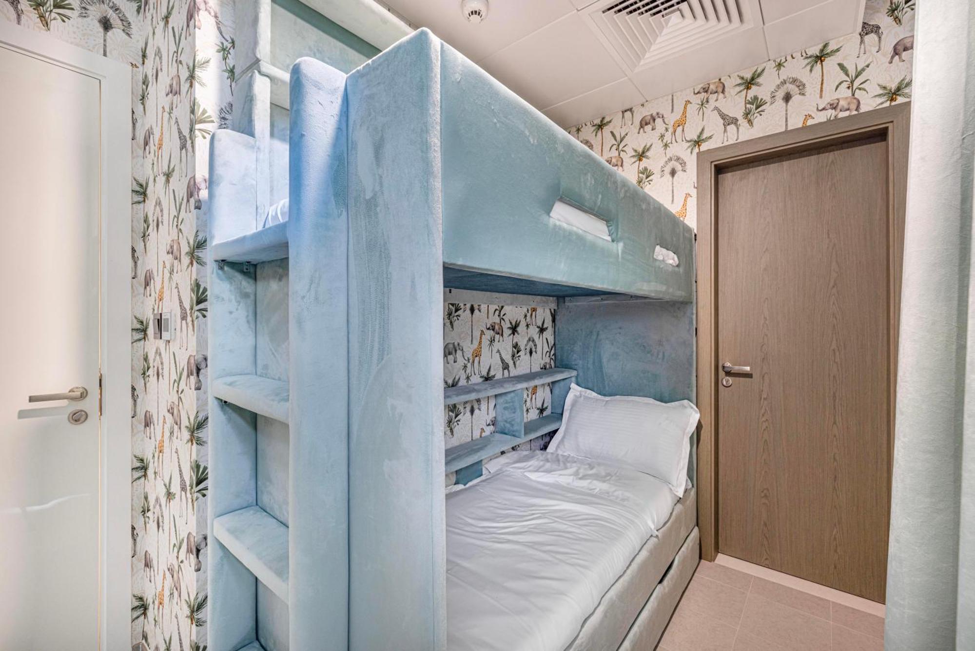 Luxury 2 Bedroom Plus Kids Room Burj Khalifa View Apartment *
