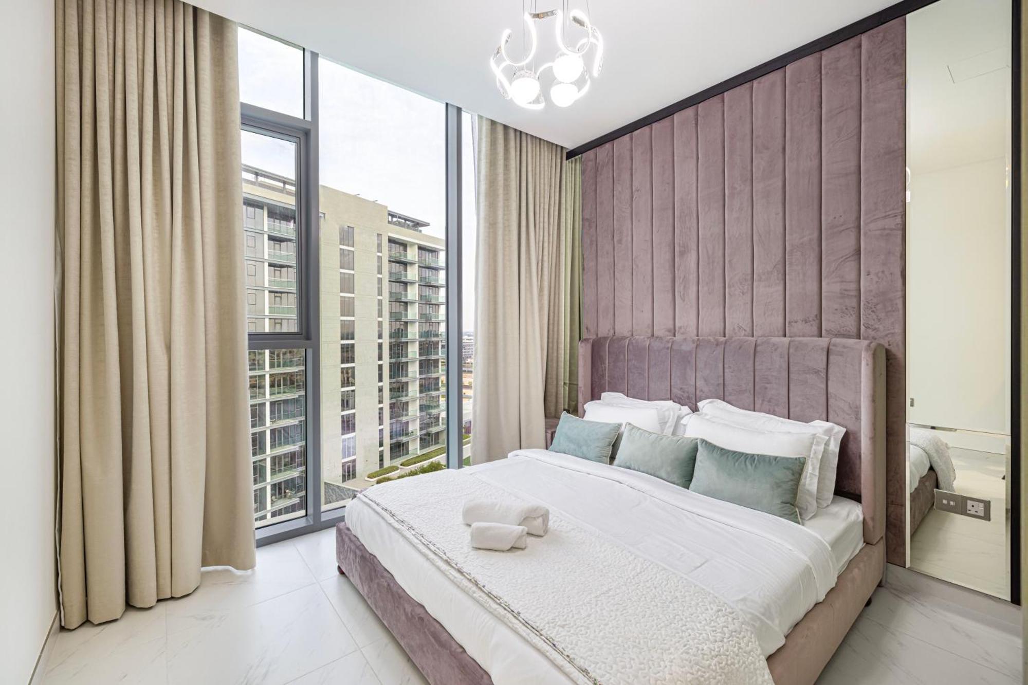 Luxury 2 Bedroom Plus Kids Room Burj Khalifa View Apartment