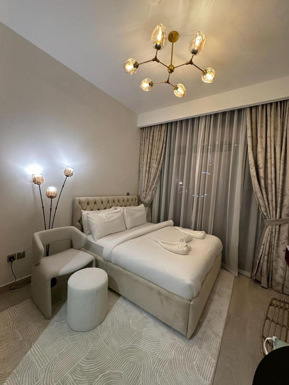 Designer Azizi 41 * Dubai
