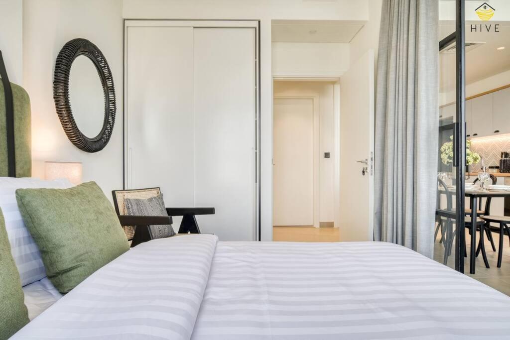1 Bed In Collective T2 * Dubai