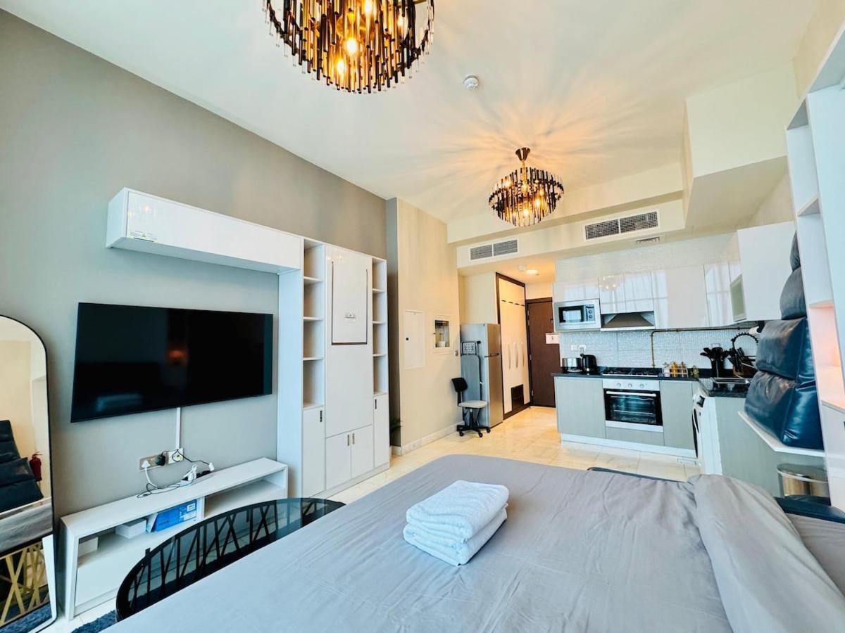 Bd-817 Executive At Bays Tower Business Bay * Dubai