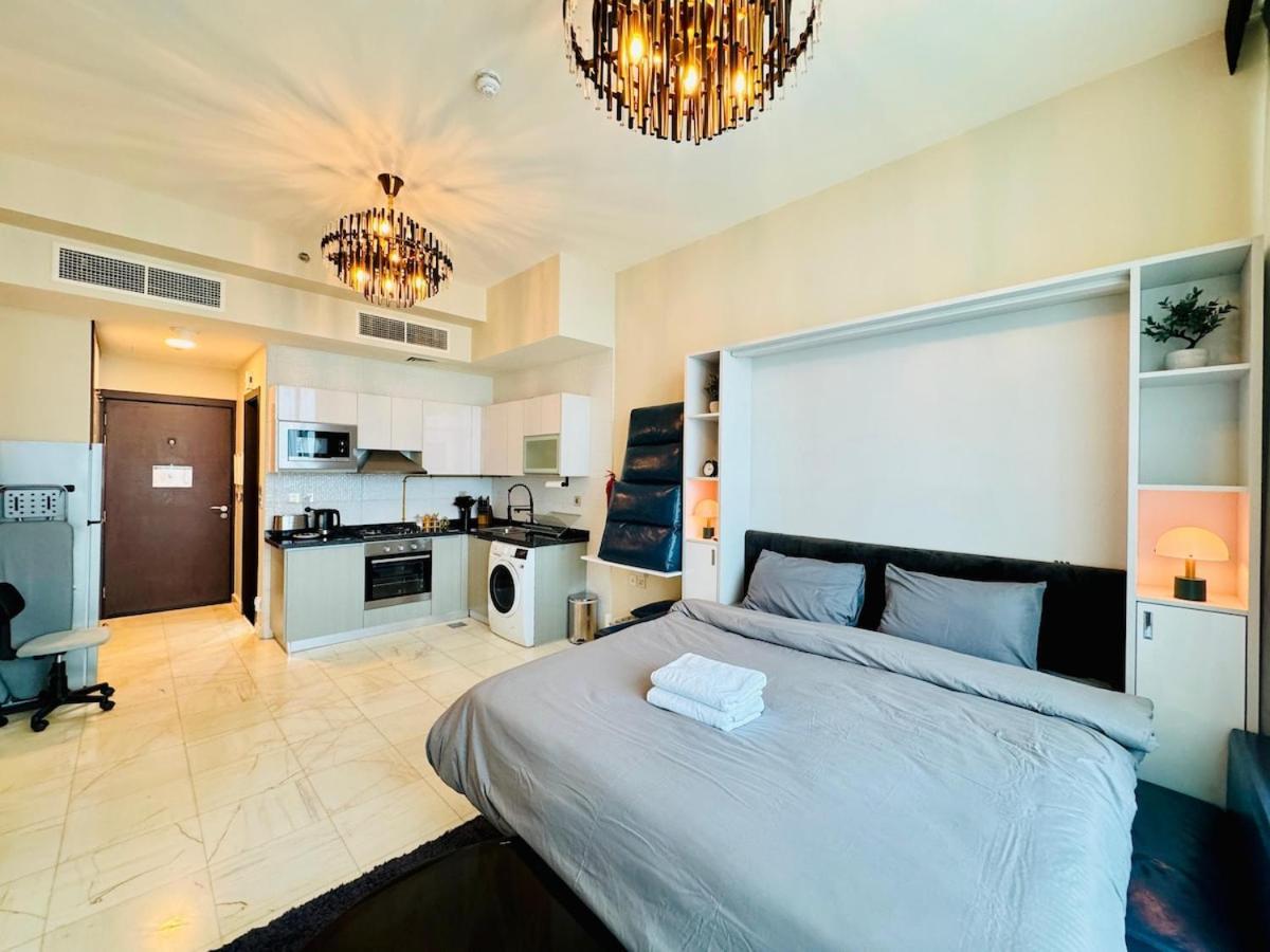 Bd-817 Executive At Bays Tower Business Bay * Dubai
