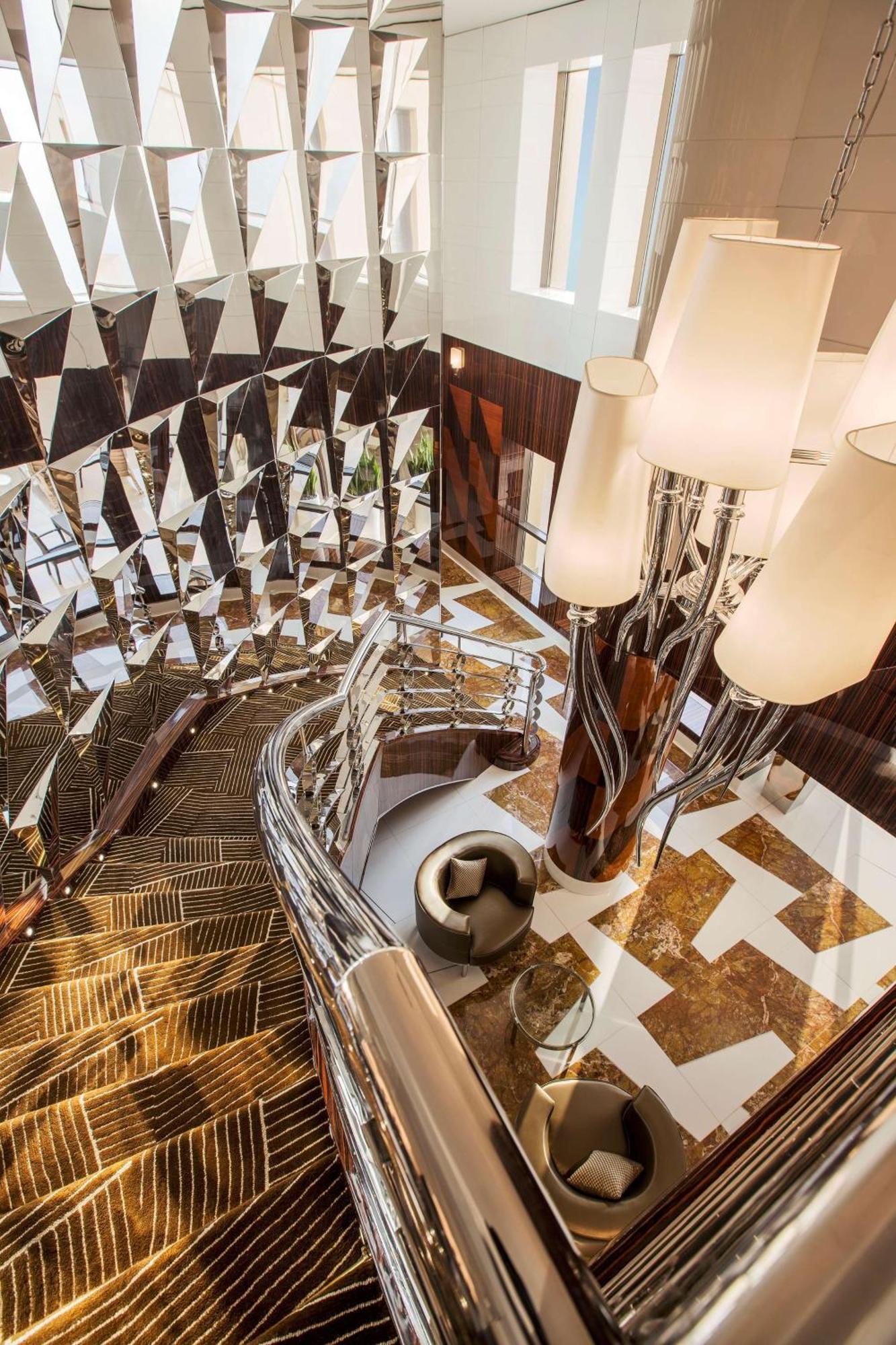 Hilton The Walk 4*