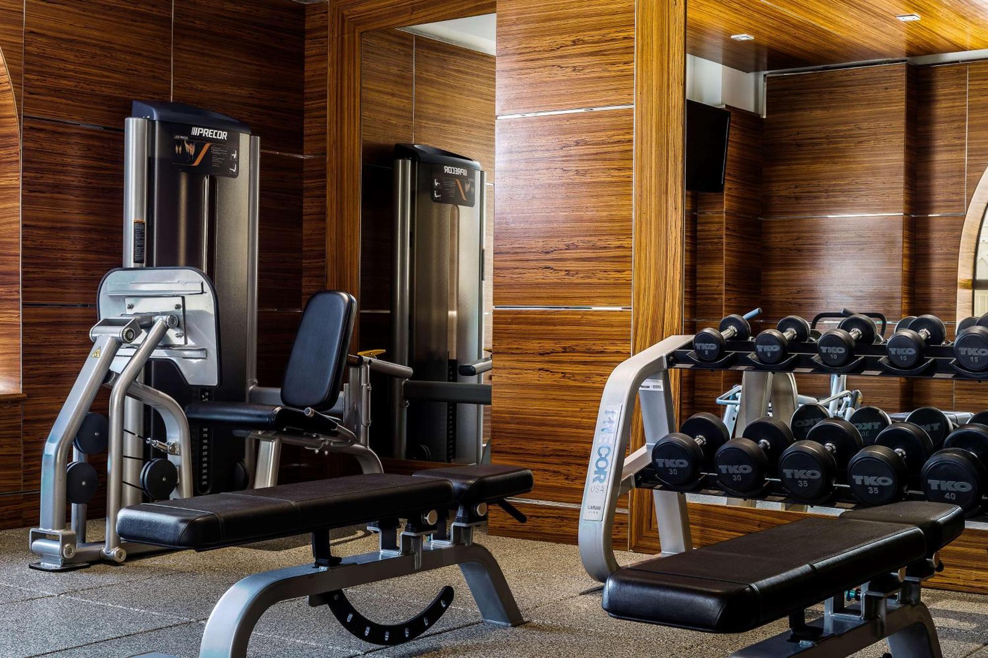 Hilton The Walk 4* Dubai