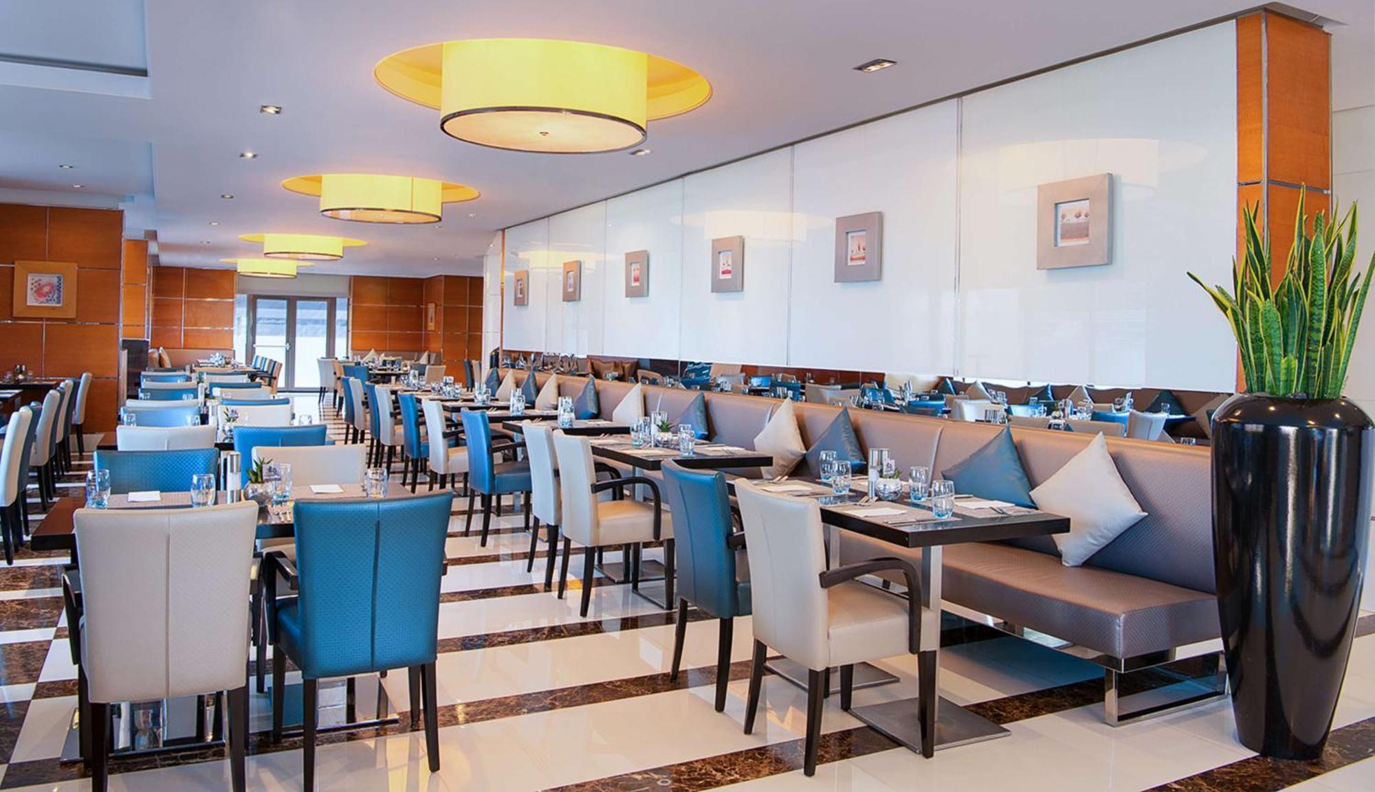 Hilton The Walk 4*