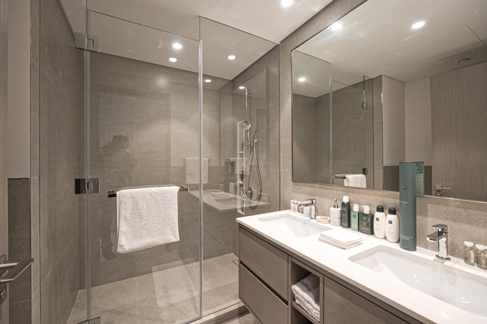 Venetian - Chill In 2br Insane Burj Views & Luxe Massage Chair Apartment