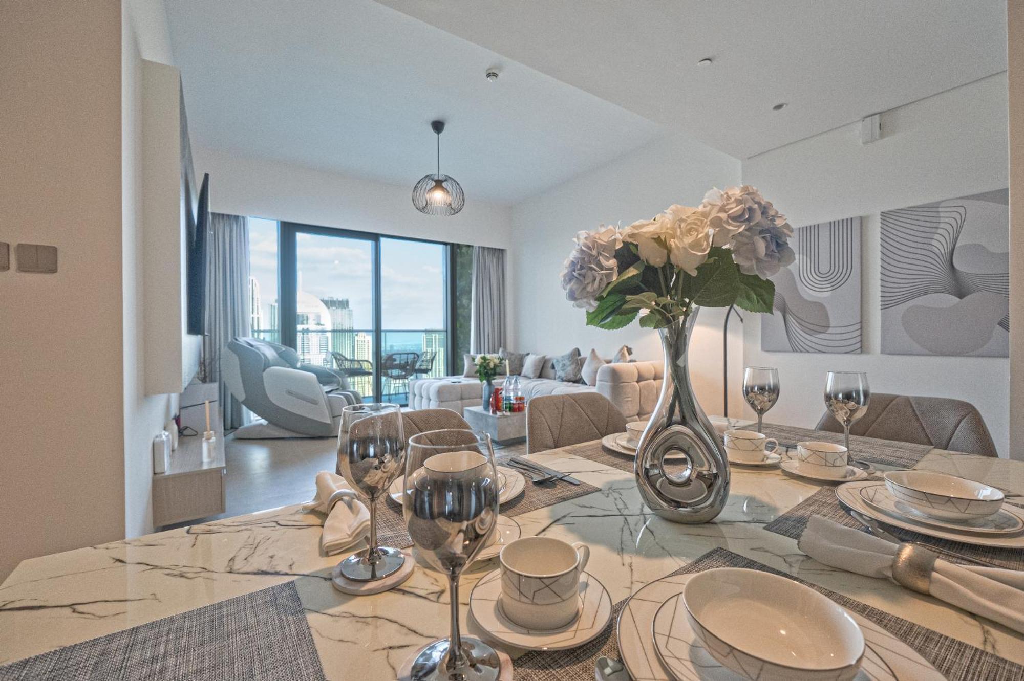Venetian - Chill In 2br Insane Burj Views & Luxe Massage Chair * Dubai