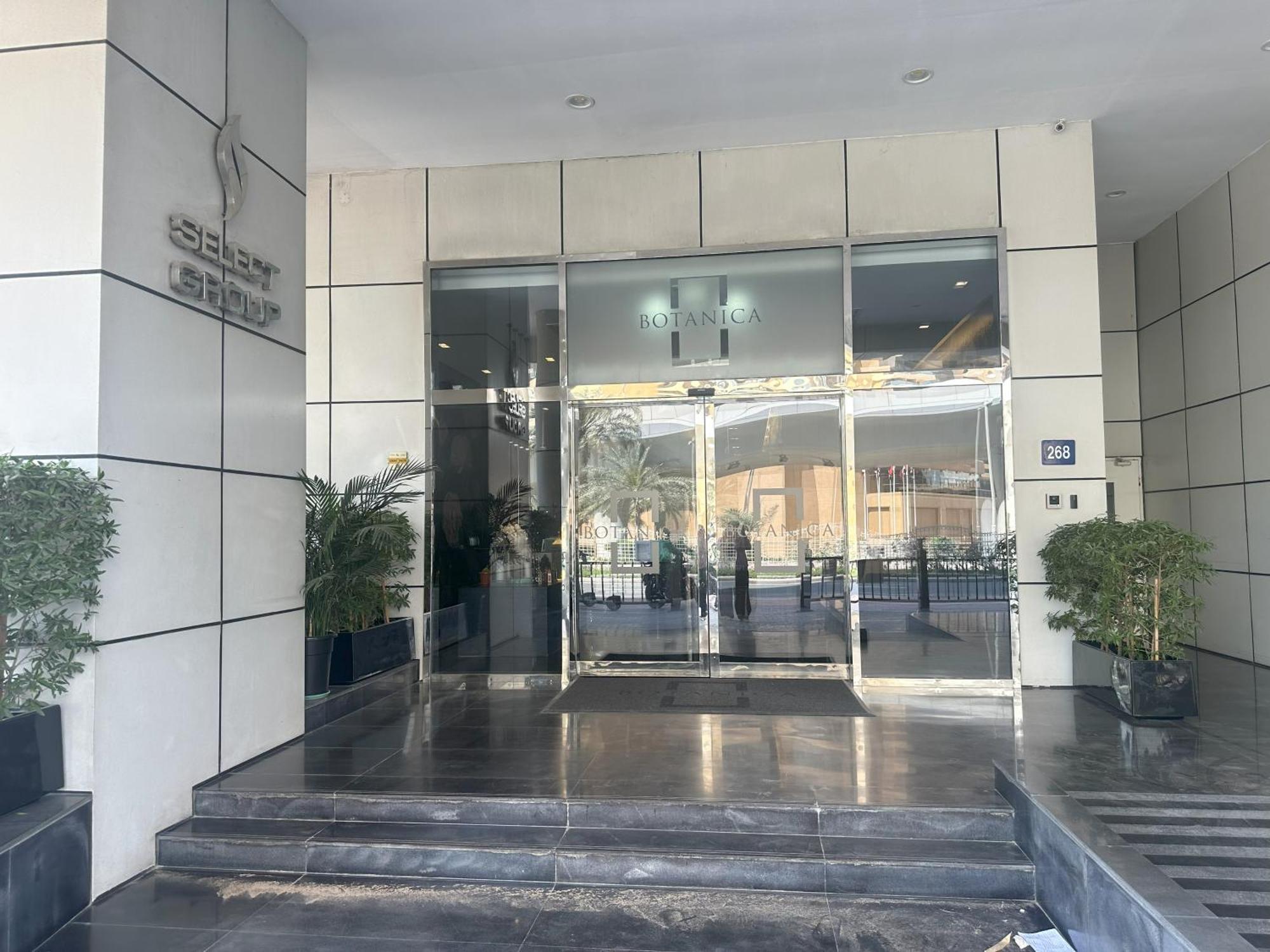 Sunrise Homes - A Modern Near Jbr Apartment Dubai