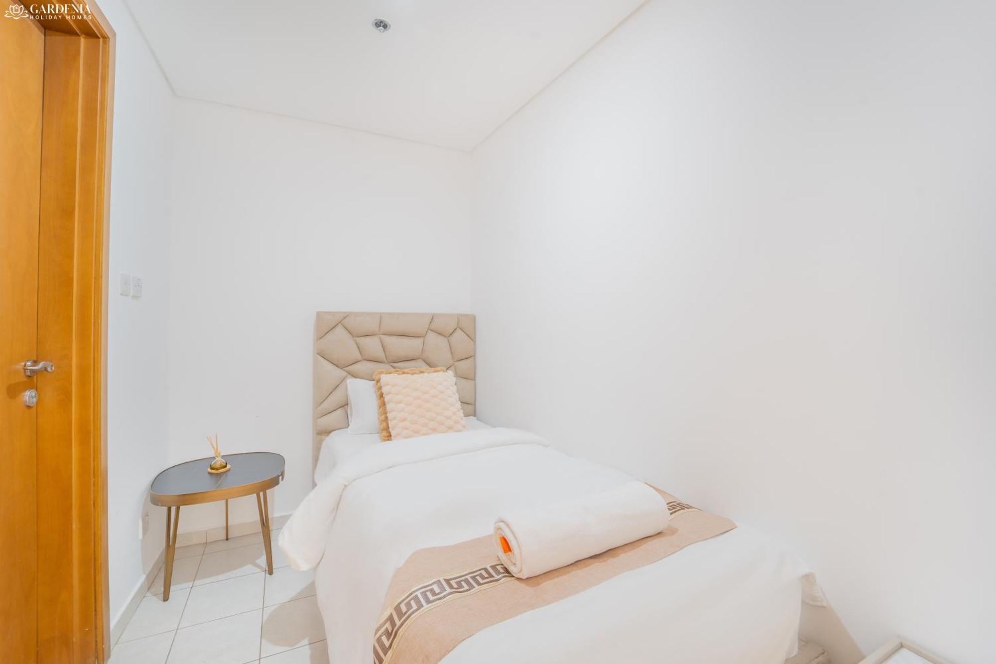 Gardenia Al Fattan Marine Suites: Beachfront Luxury With Sea Views Apartment
